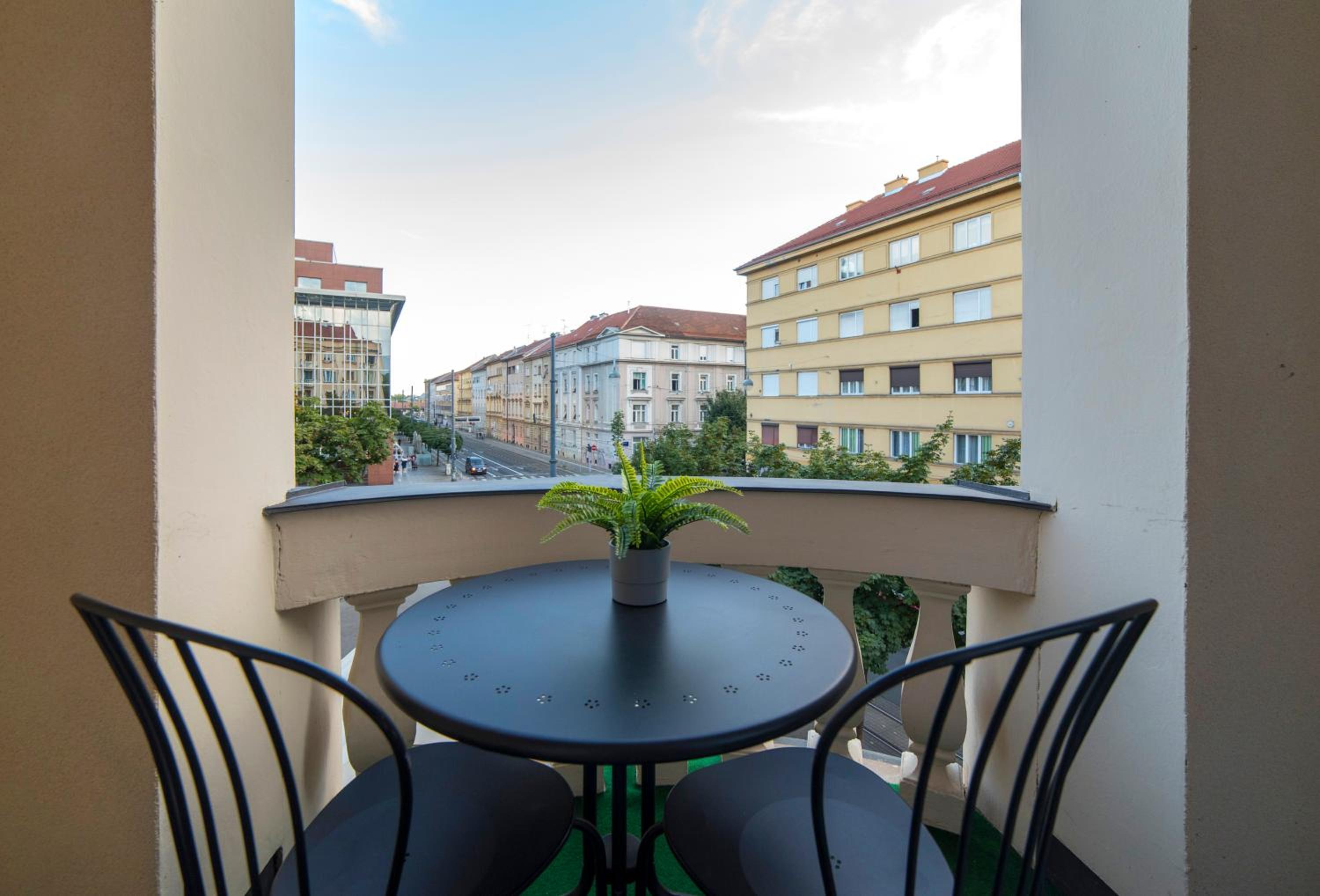 Evita Apartments Zagreb - Modern Studios in the City Center