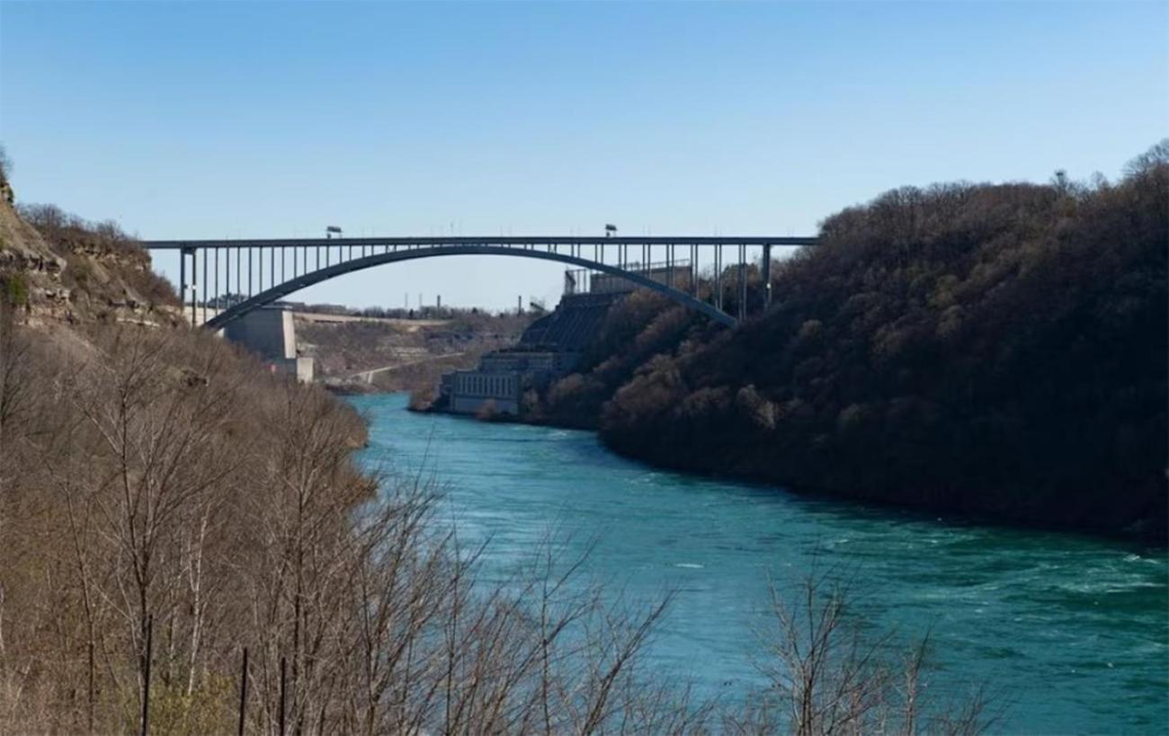 Niagara River Estate