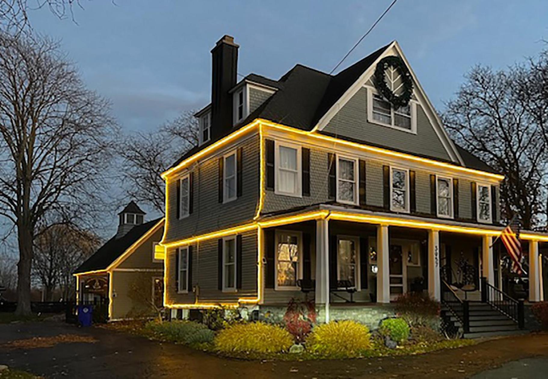 Niagara River Estate
