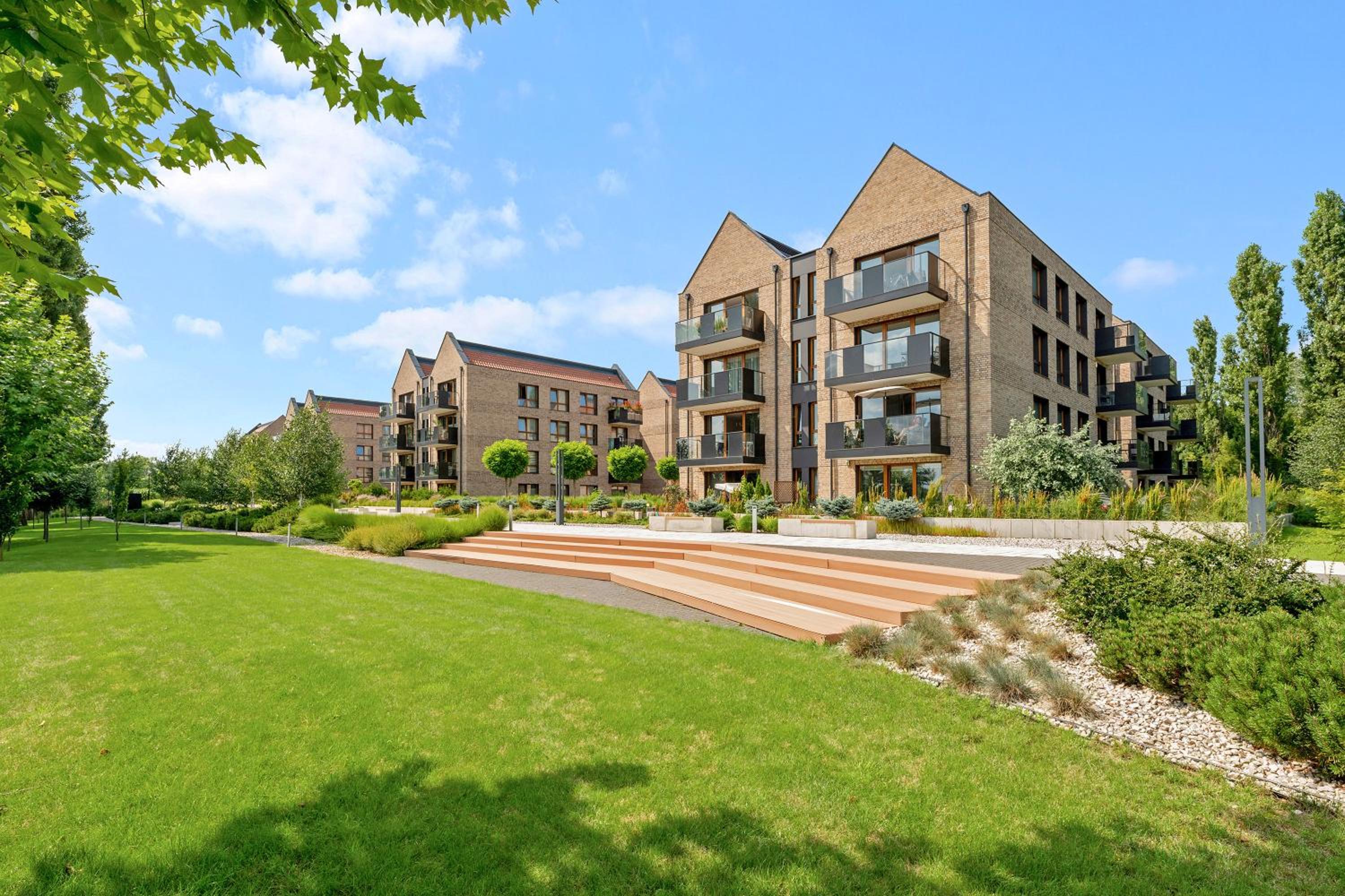 Front Park Apartments with Parking by Lion Apartments