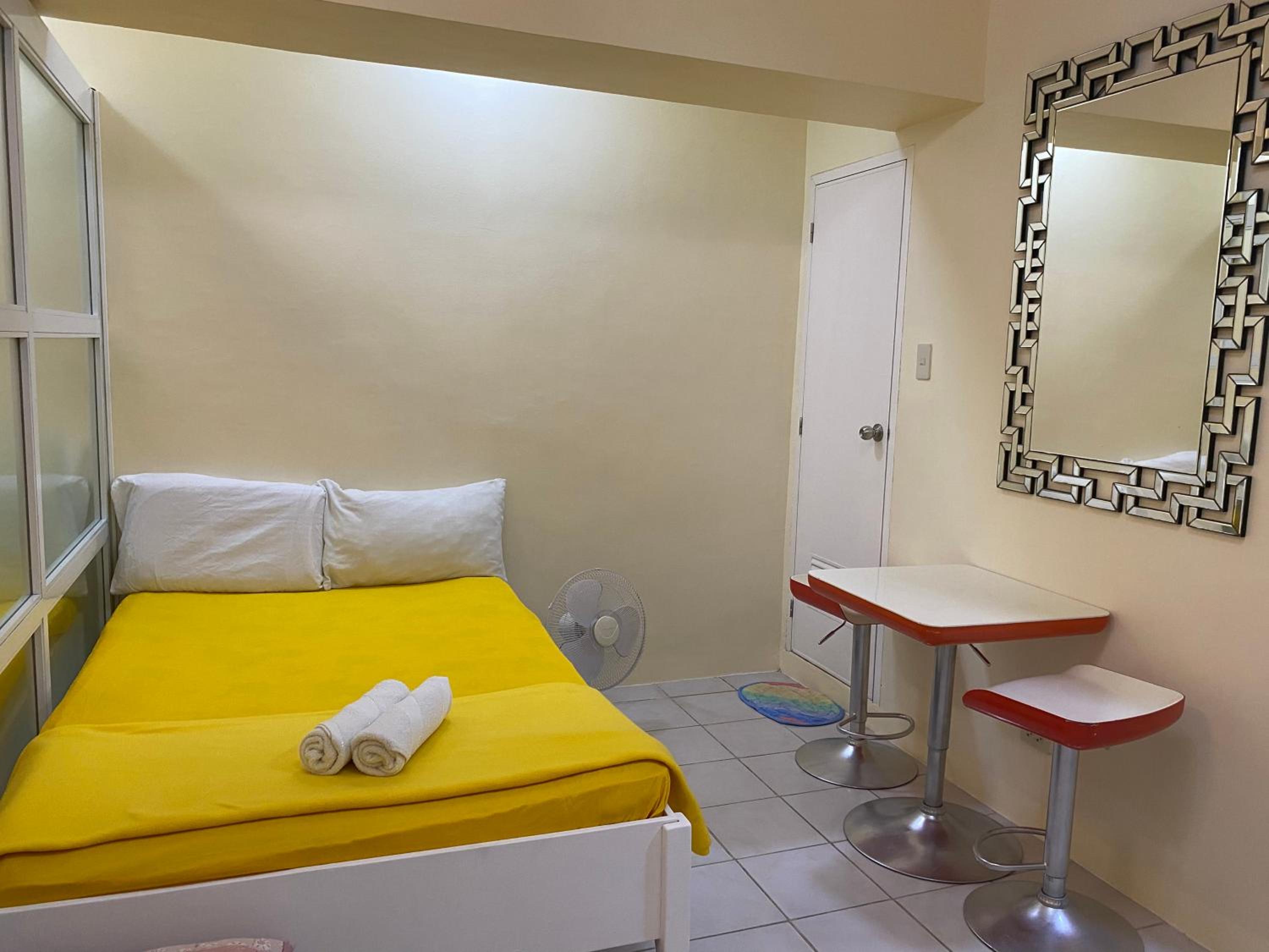 Tagaytay Cityland Family Room by Happynest Staycation