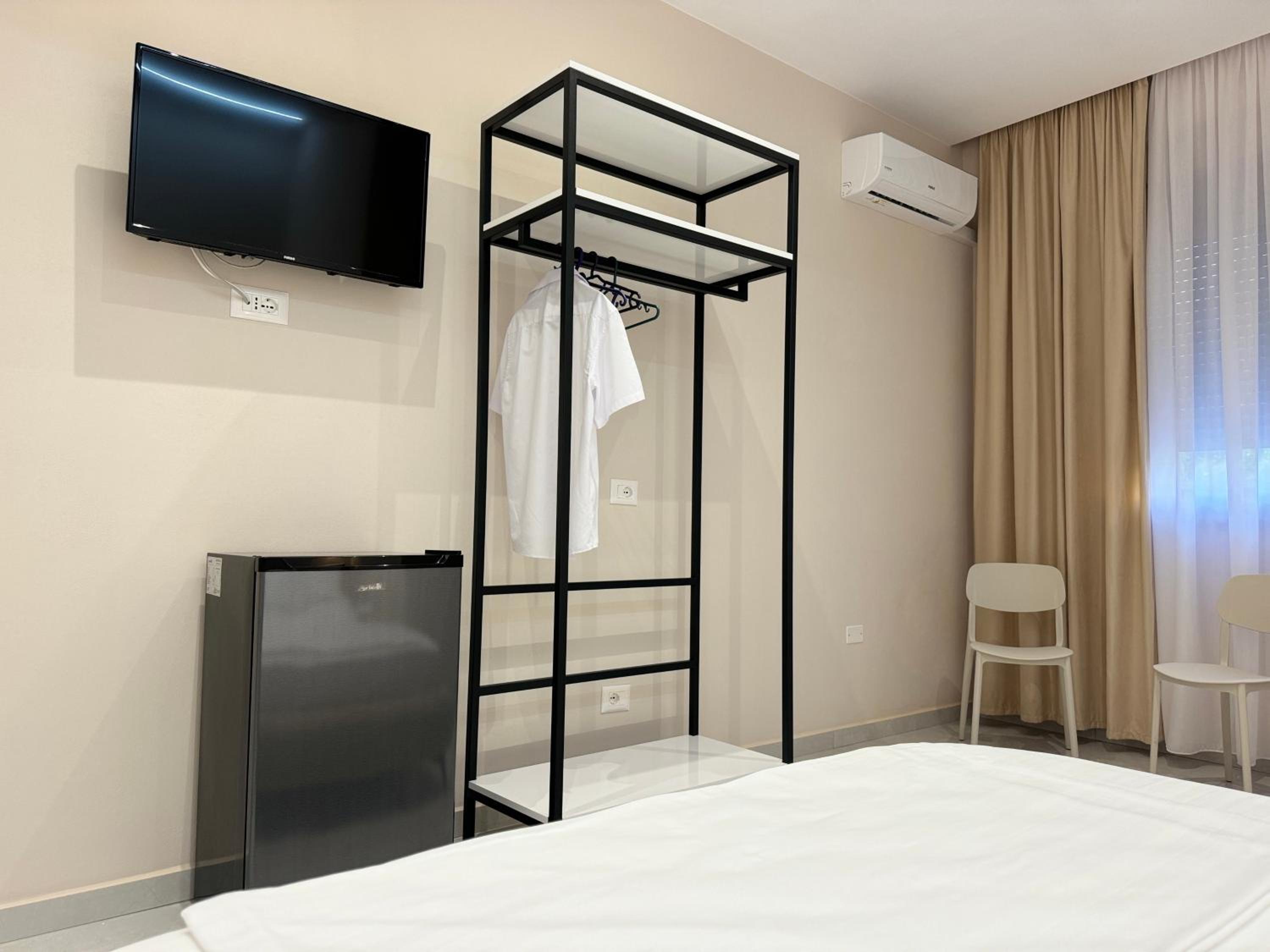 Aloju Rooms