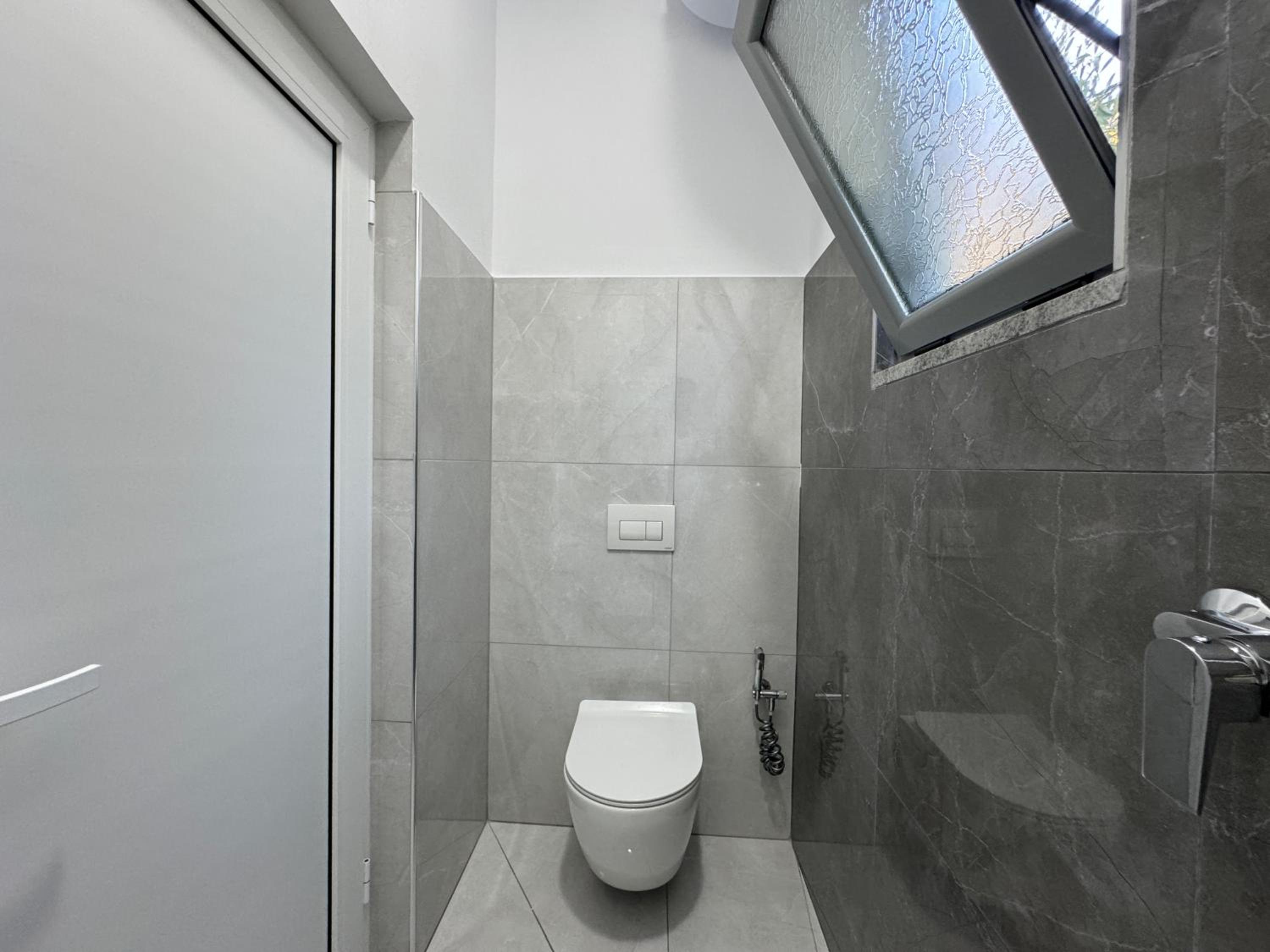 Aloju Rooms