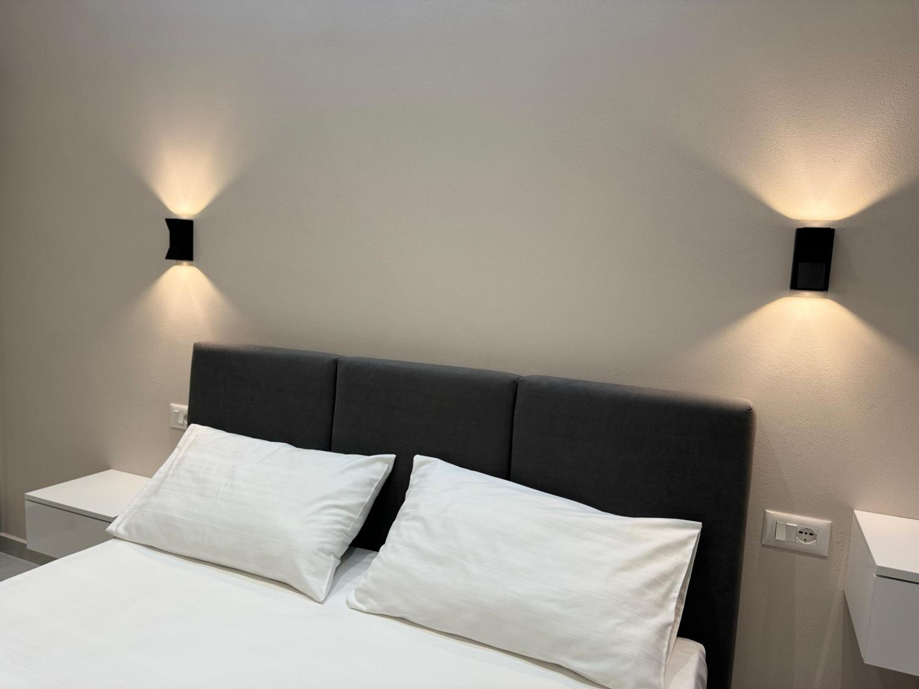Aloju Rooms