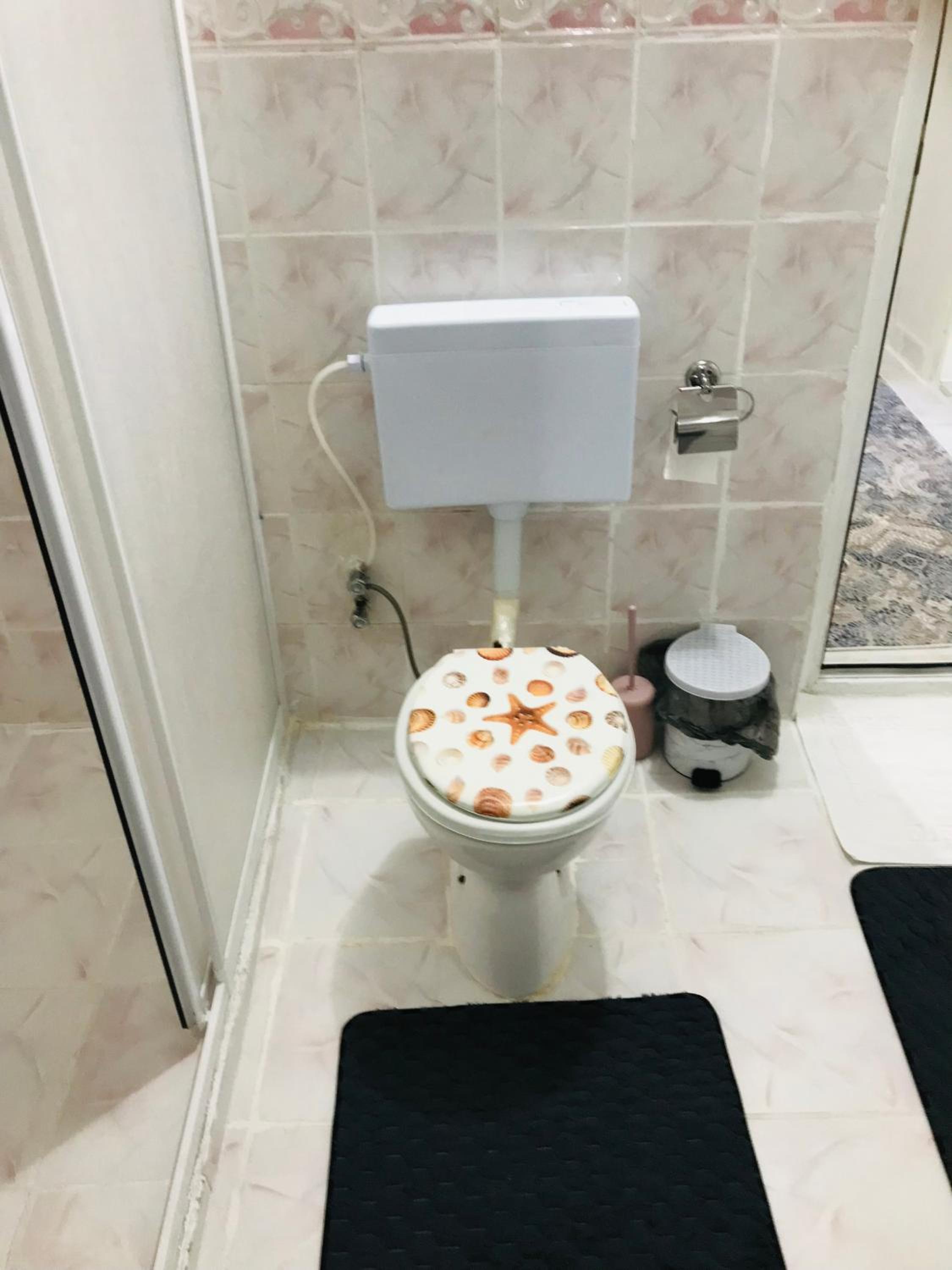 White House en Pamukkale — bathroom