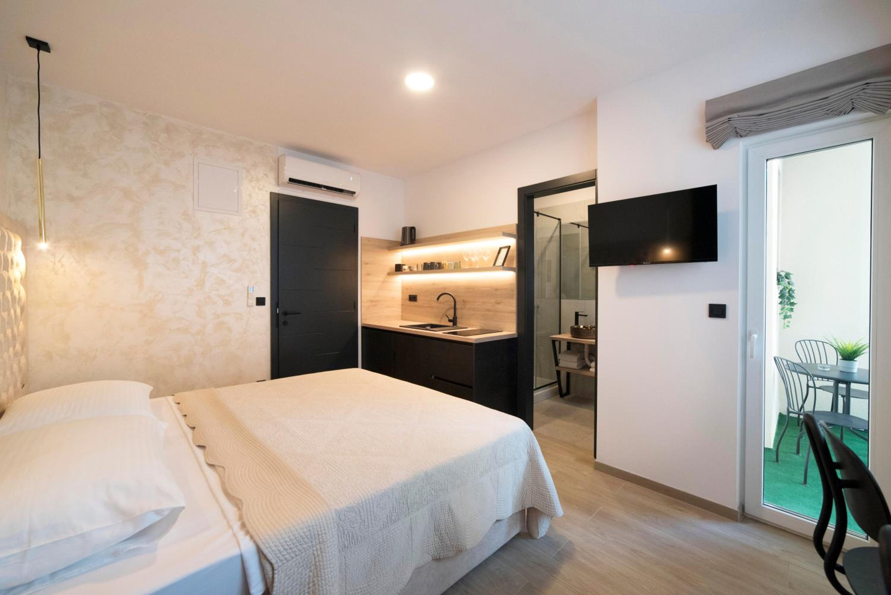 Evita Apartments Zagreb - Modern Studios in the City Center