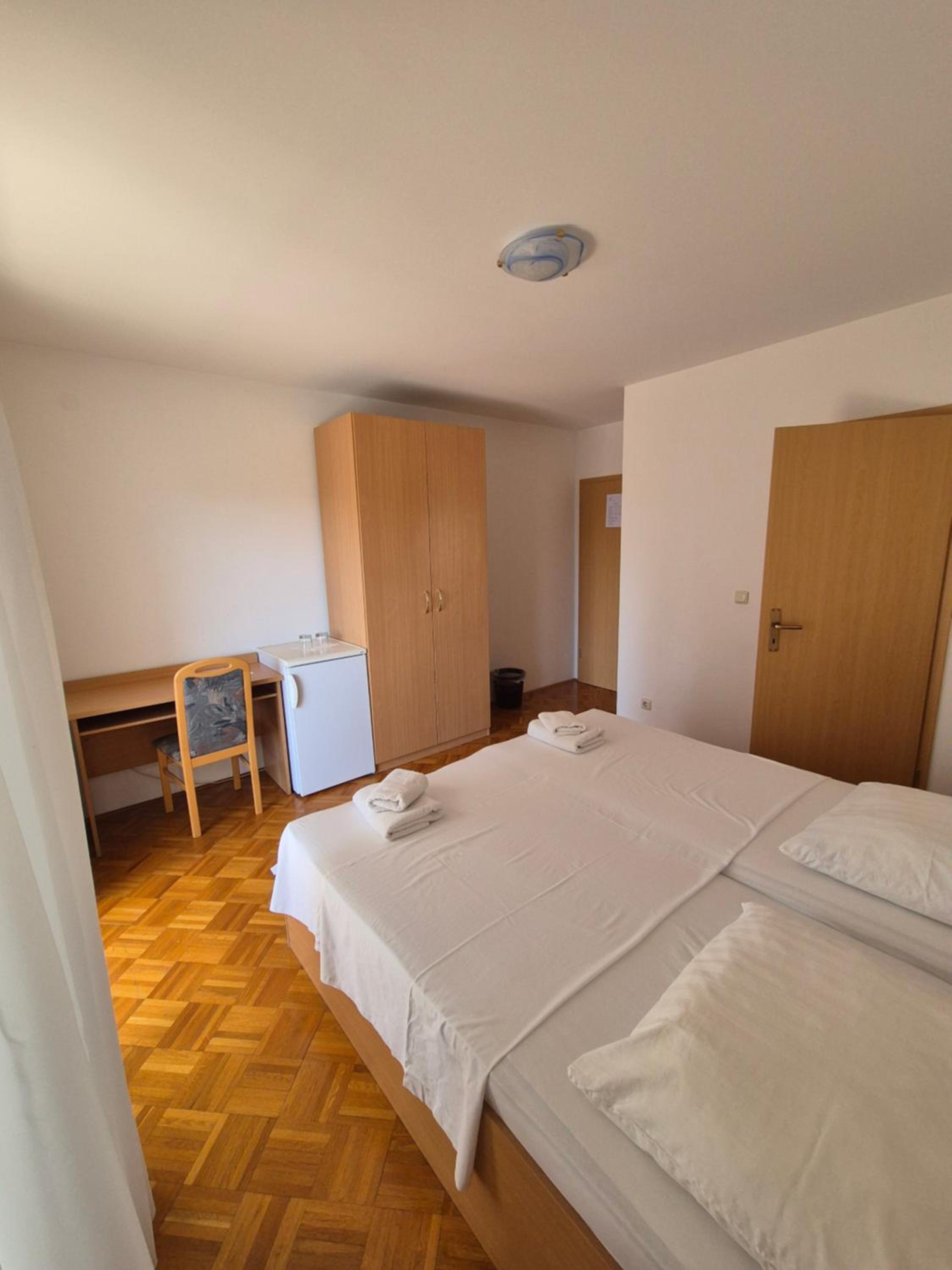 Apartments and Rooms Mamić view 3