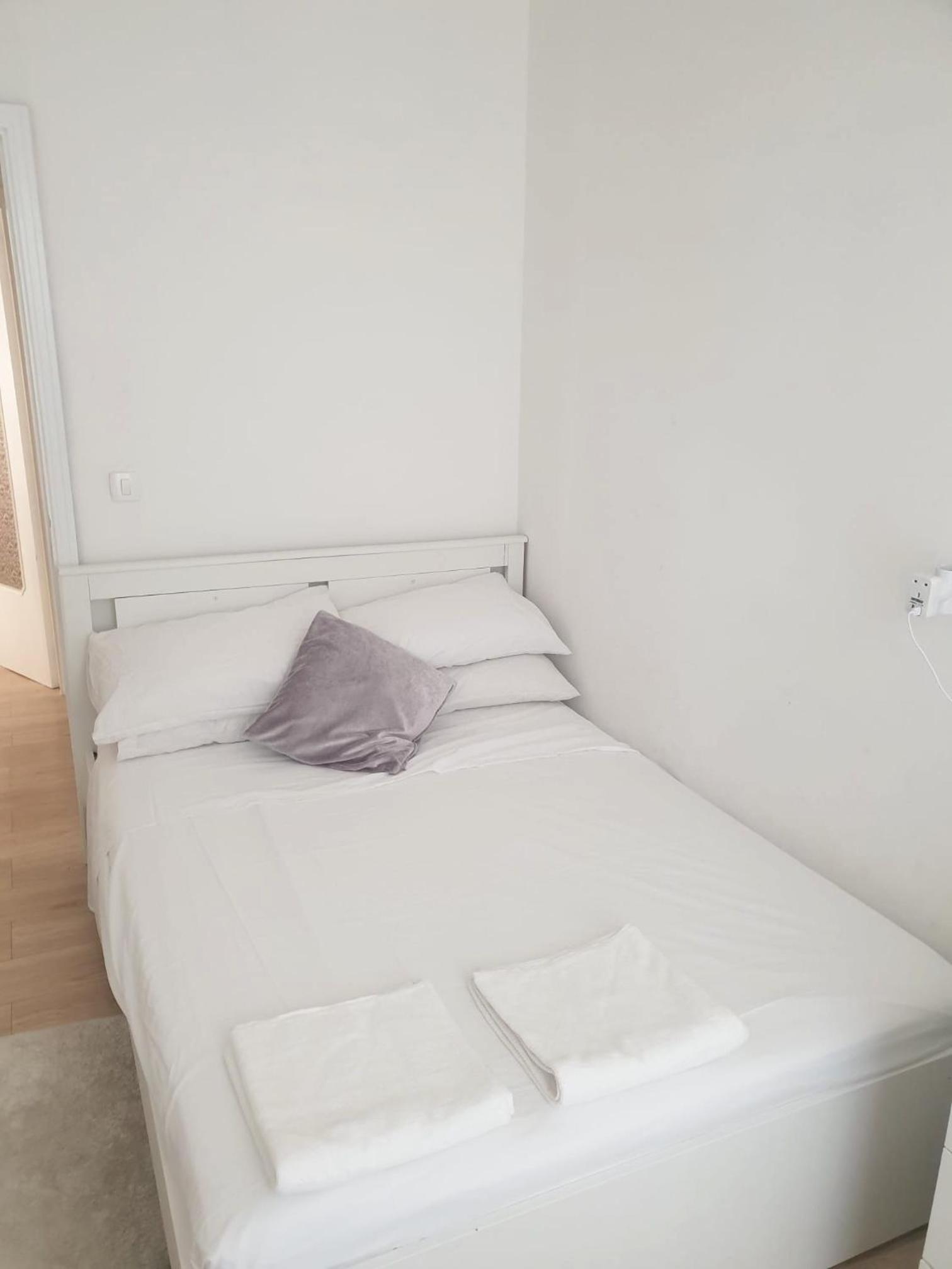 Rapallo 2-Bed Apt Sleeps 5 with Hot Tub photo 2