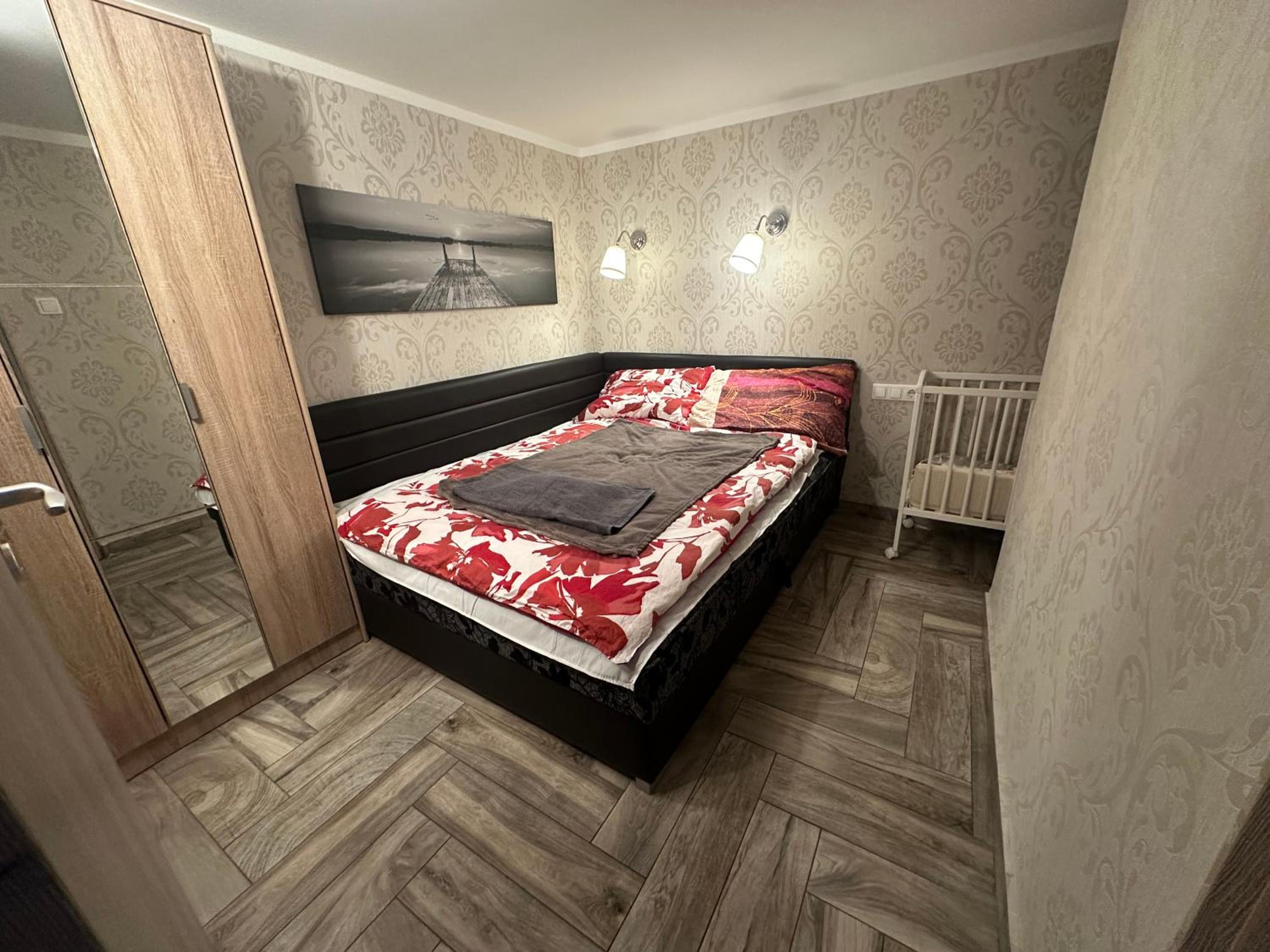 Bright apartment in the city center view 2