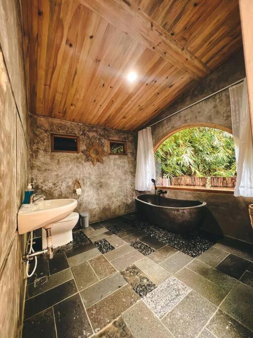 Rumah Kayu, West Sumatera Bungalow view 3