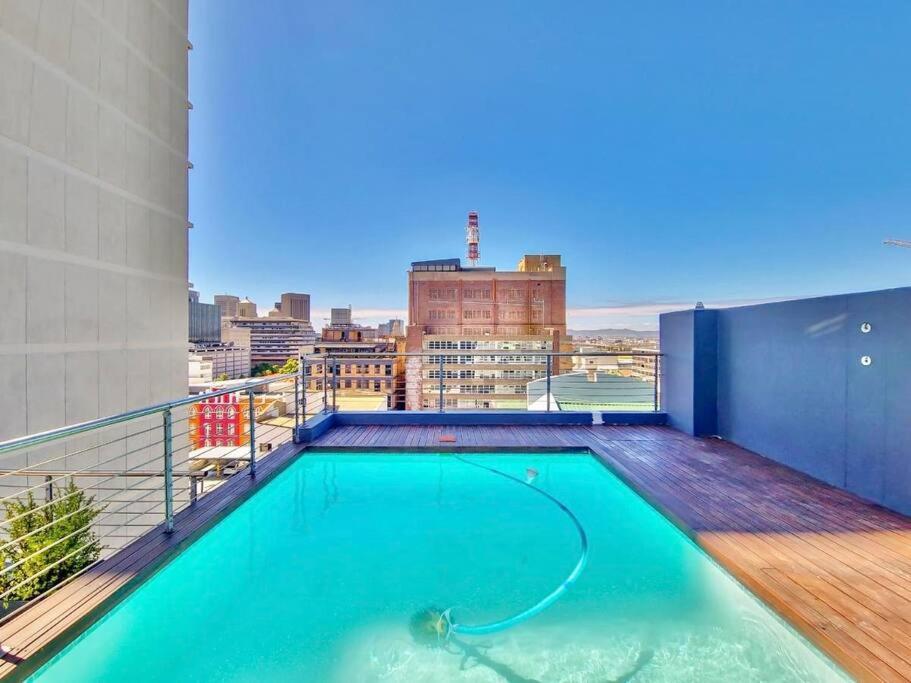 Homey Apartment with Table Mountain Views view 5