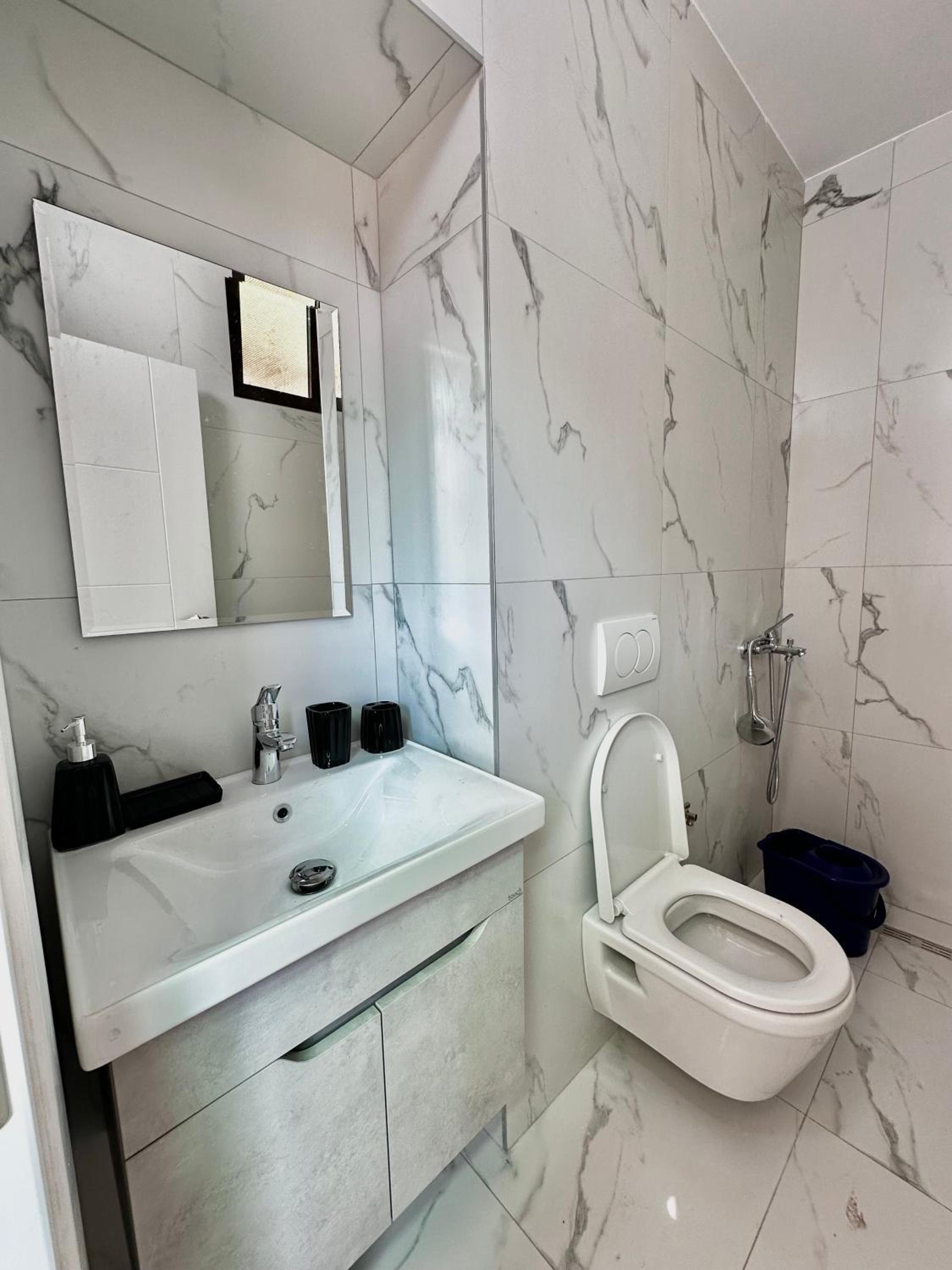 Tirana Apartment Center Jon