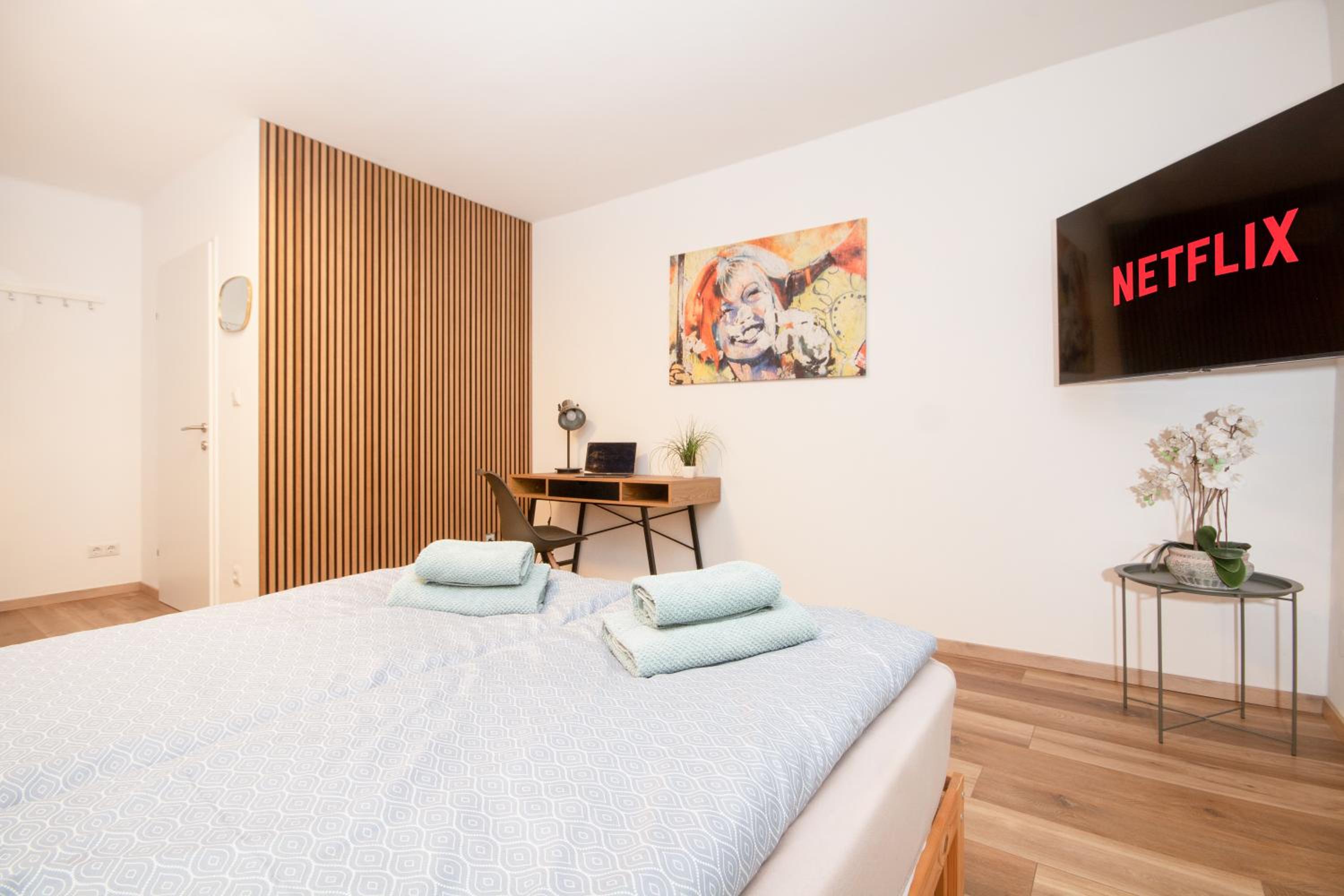 Lendkanal - City - Netflix - Waschmaschine - Kaffeevollautomat - 8 Pax - 4 Schlafzimmer