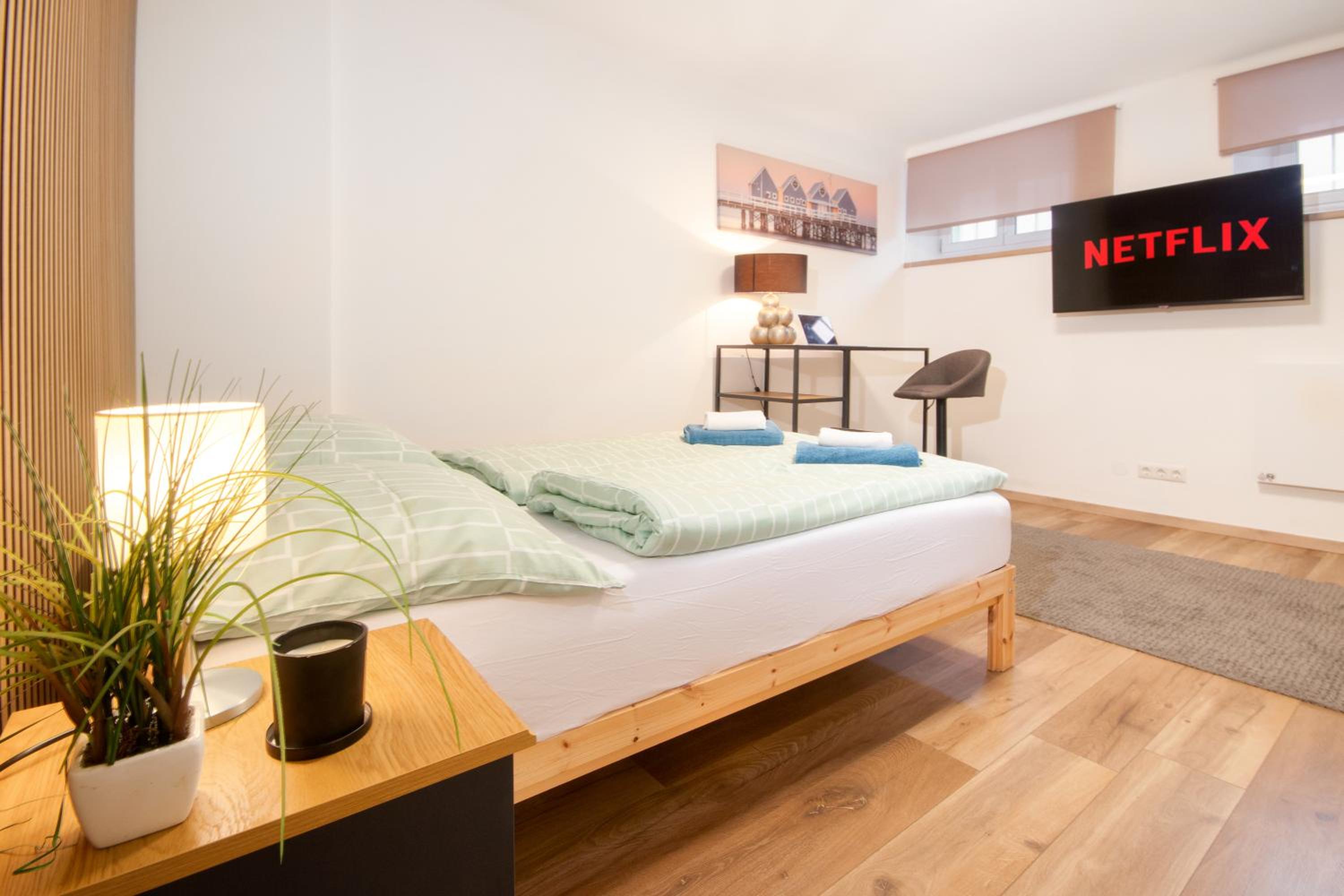 Lendkanal - City - Netflix - Waschmaschine - Kaffeevollautomat - 8 Pax - 4 Schlafzimmer