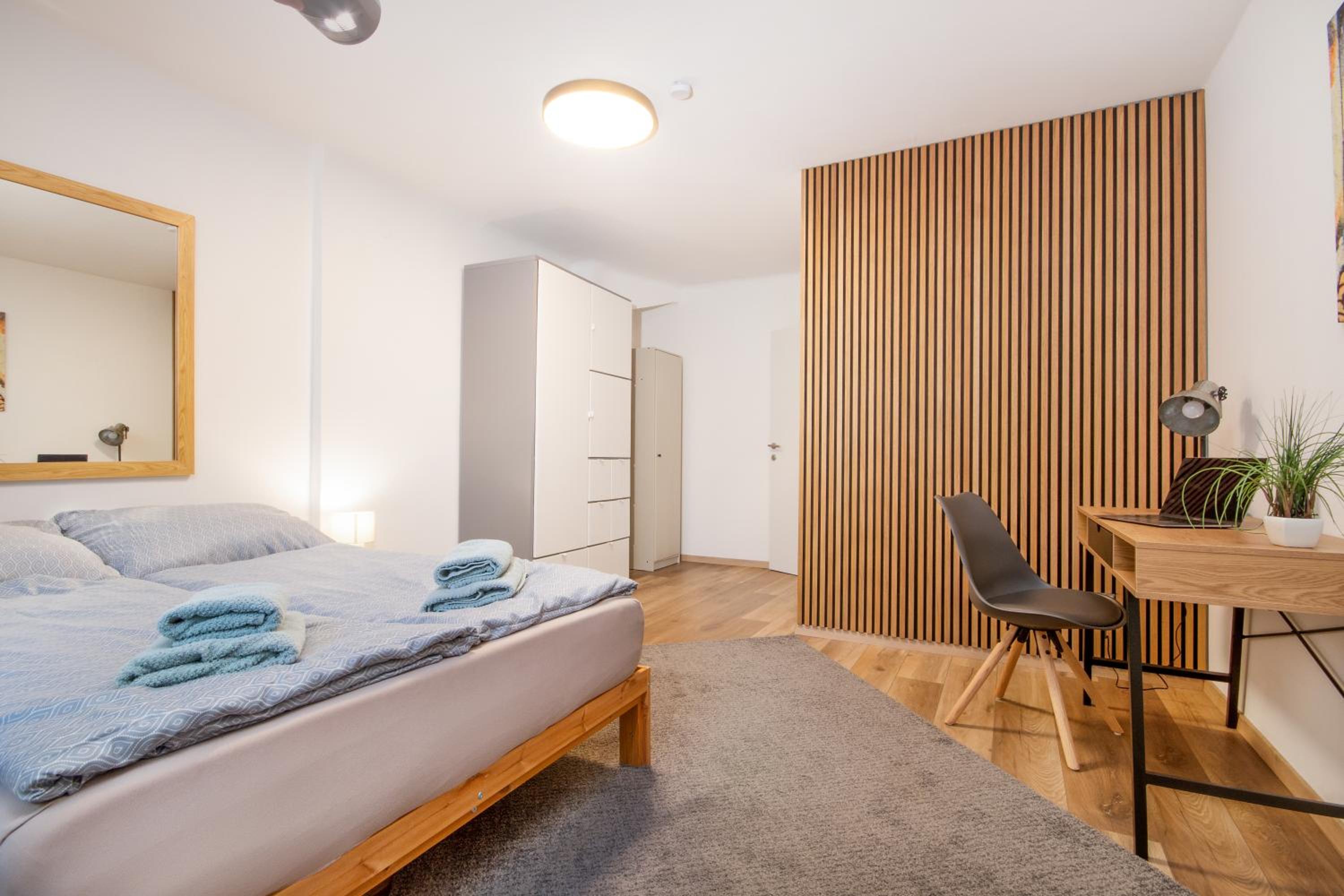 Lendkanal - City - Netflix - Waschmaschine - Kaffeevollautomat - 8 Pax - 4 Schlafzimmer
