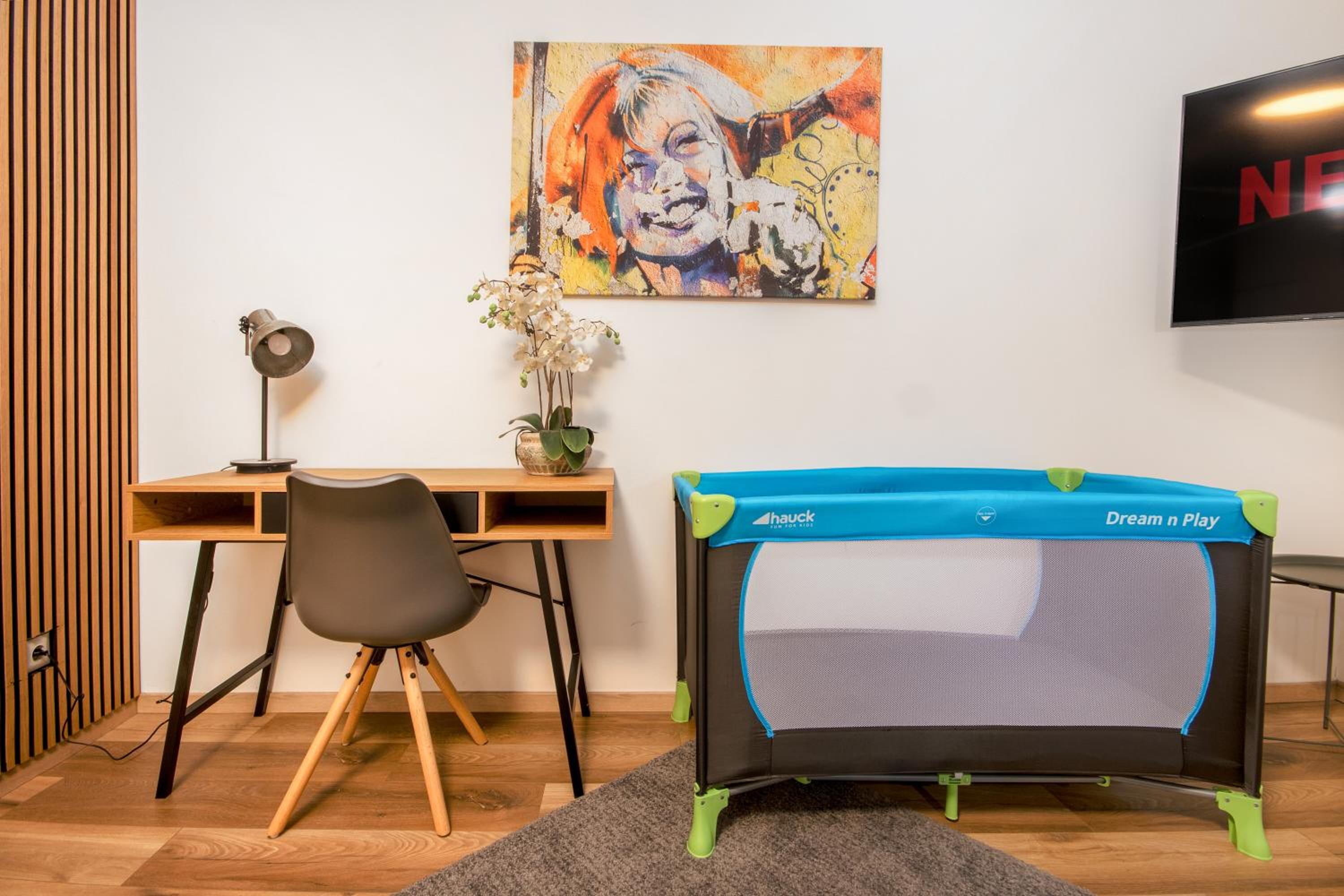Lendkanal - City - Netflix - Waschmaschine - Kaffeevollautomat - 8 Pax - 4 Schlafzimmer