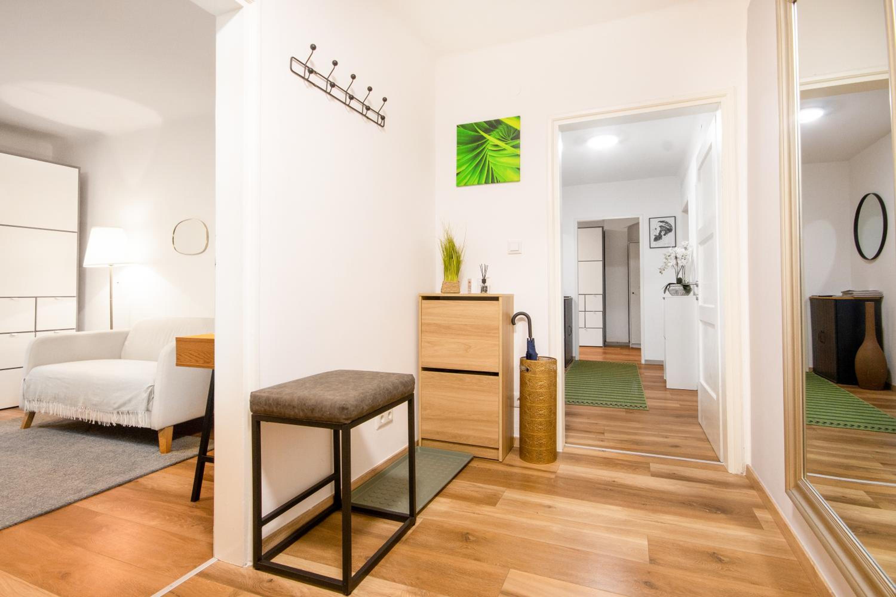 Lendkanal - City - Netflix - Waschmaschine - Kaffeevollautomat - 8 Pax - 4 Schlafzimmer