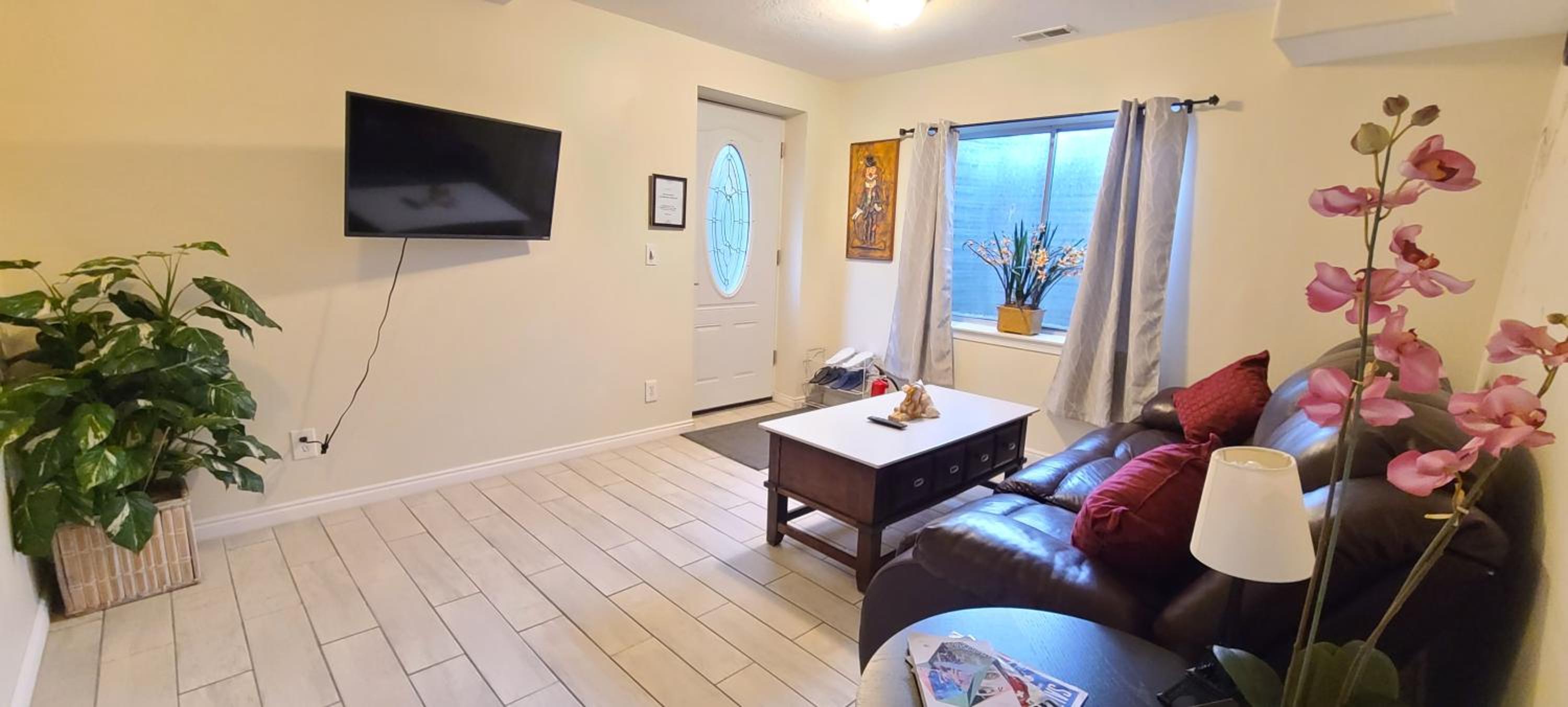 Entire Huge Basement! Fast Wifi! Private Entrance! - Property Image 20