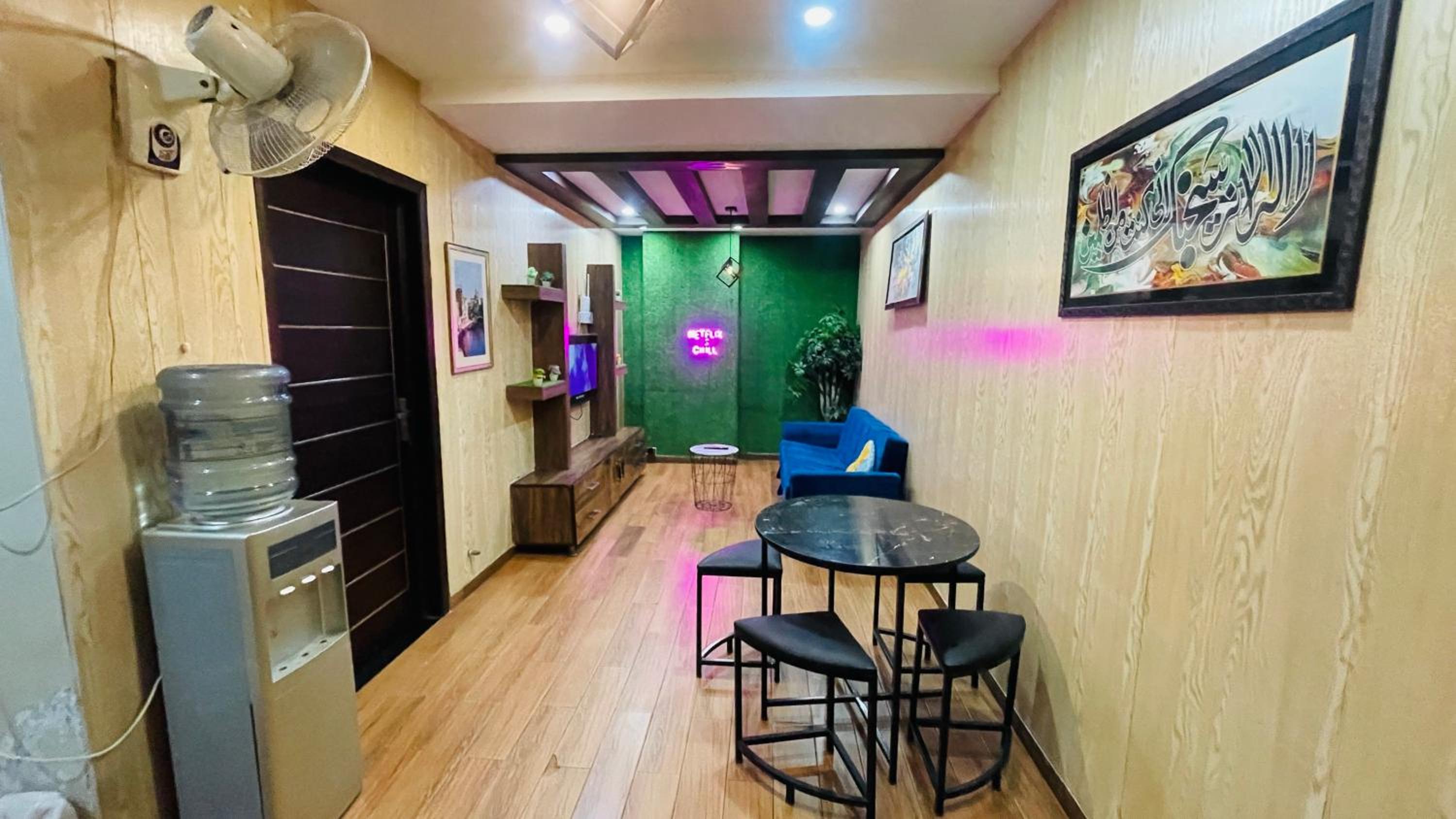 Luxury Private Top Floor Apartment in Heart of Bahria Town