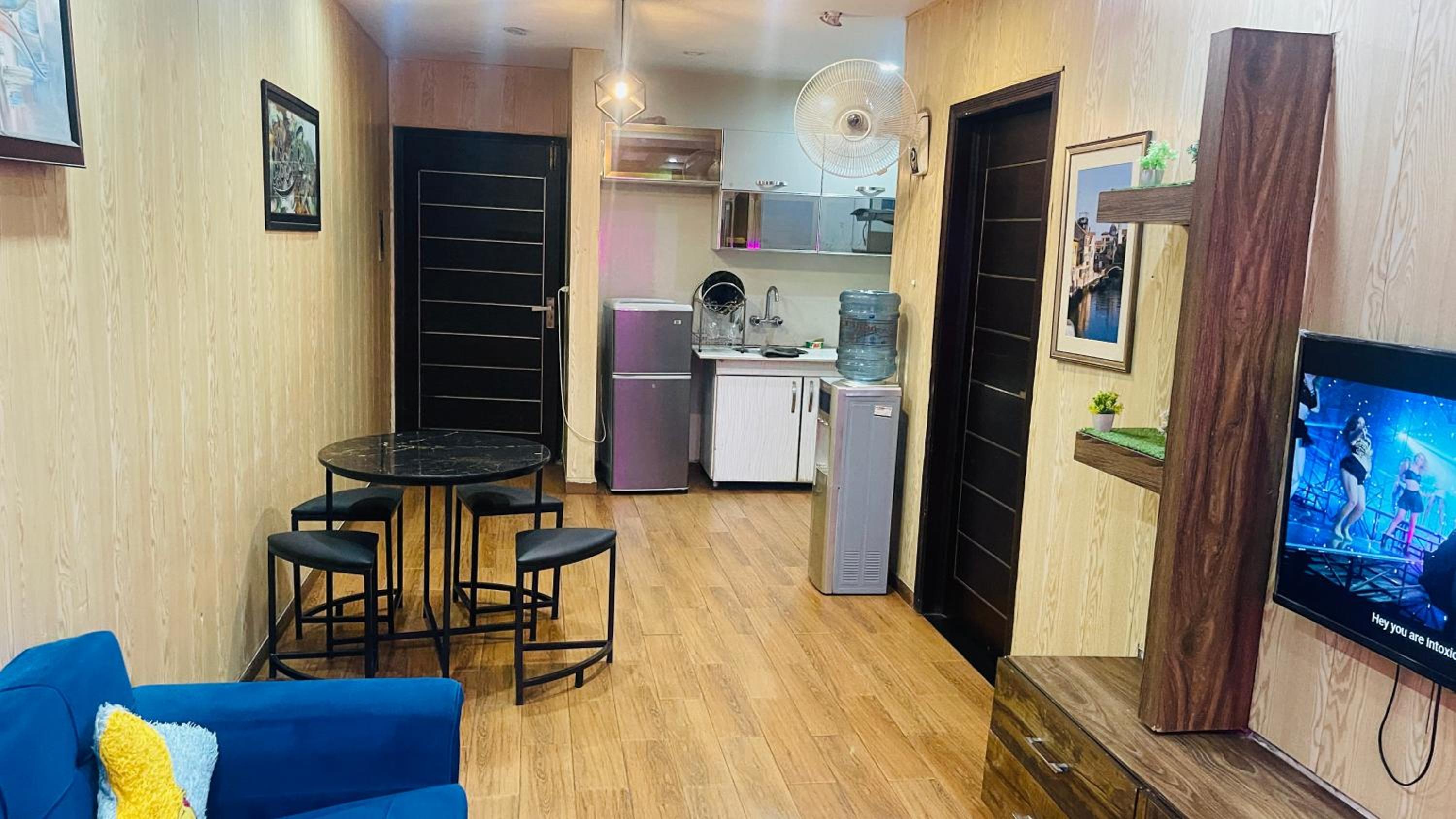 Luxury Private Top Floor Apartment in Heart of Bahria Town
