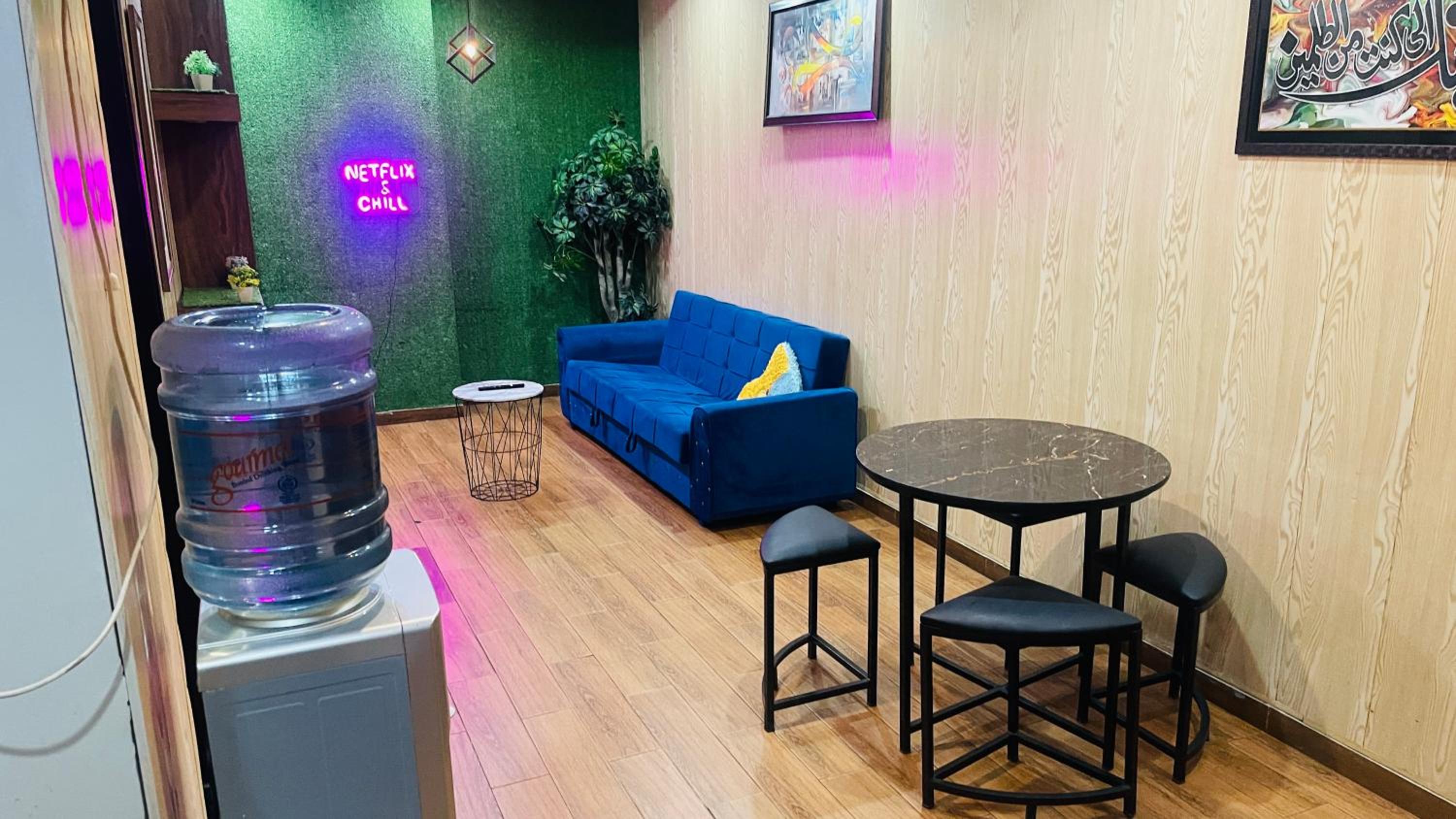 Luxury Private Top Floor Apartment in Heart of Bahria Town