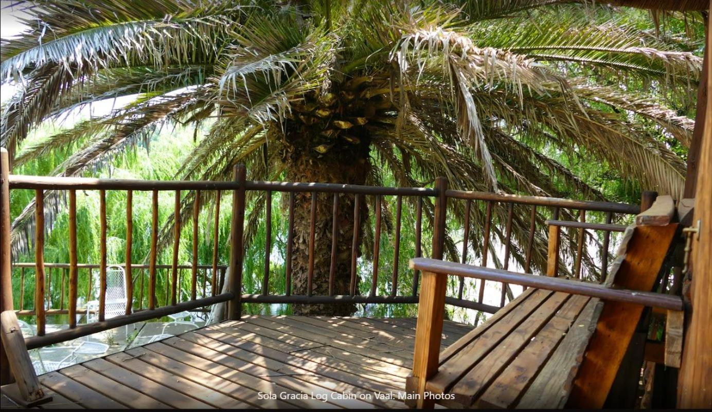 Sola Gracia Log Cabin on the Vaal view 3
