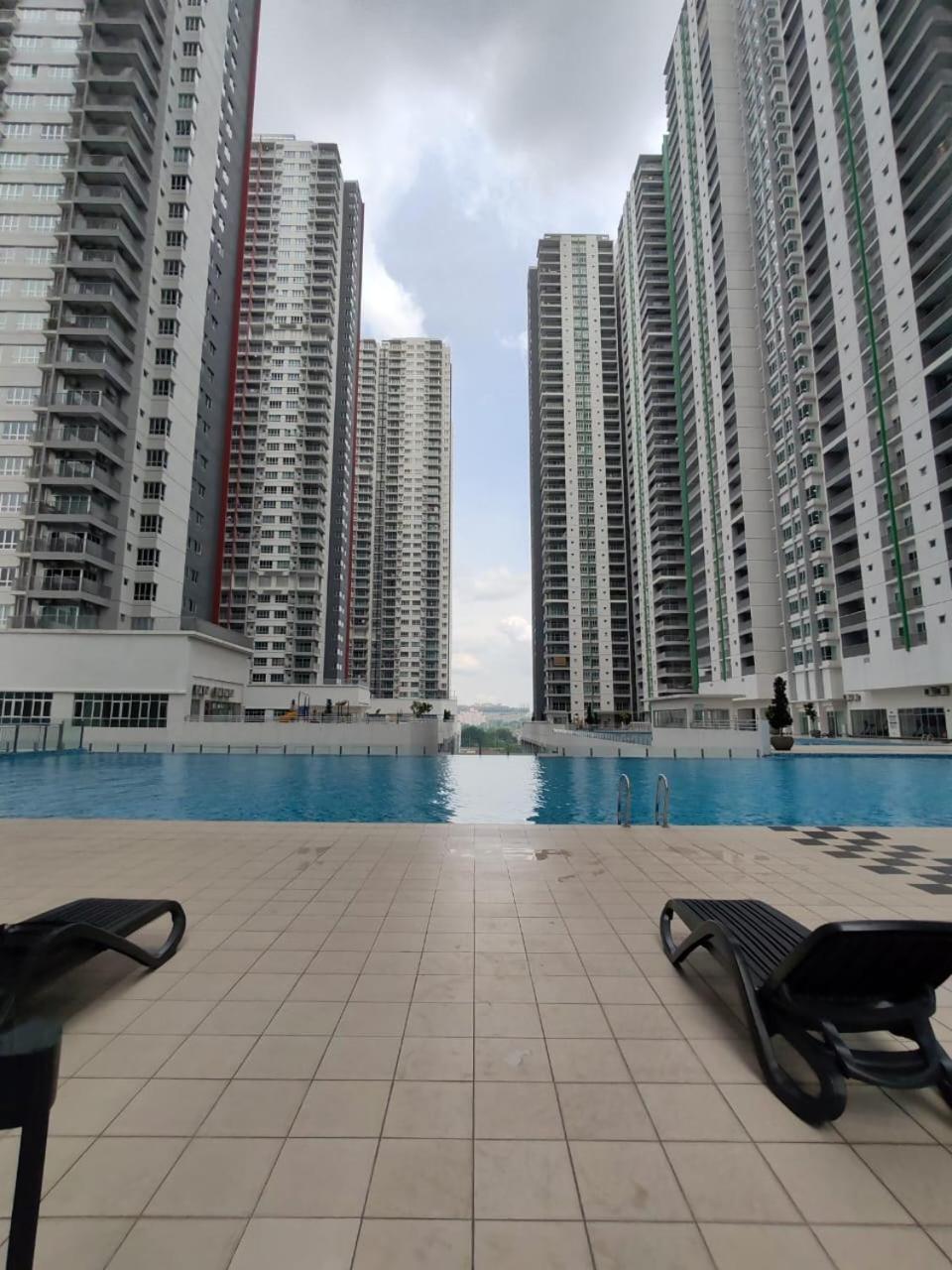 5min to KL TRX Bukit Bintang for 6paxs