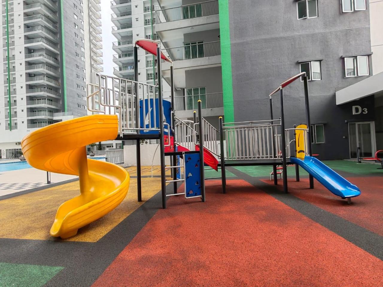 5min to KL TRX Bukit Bintang for 6paxs