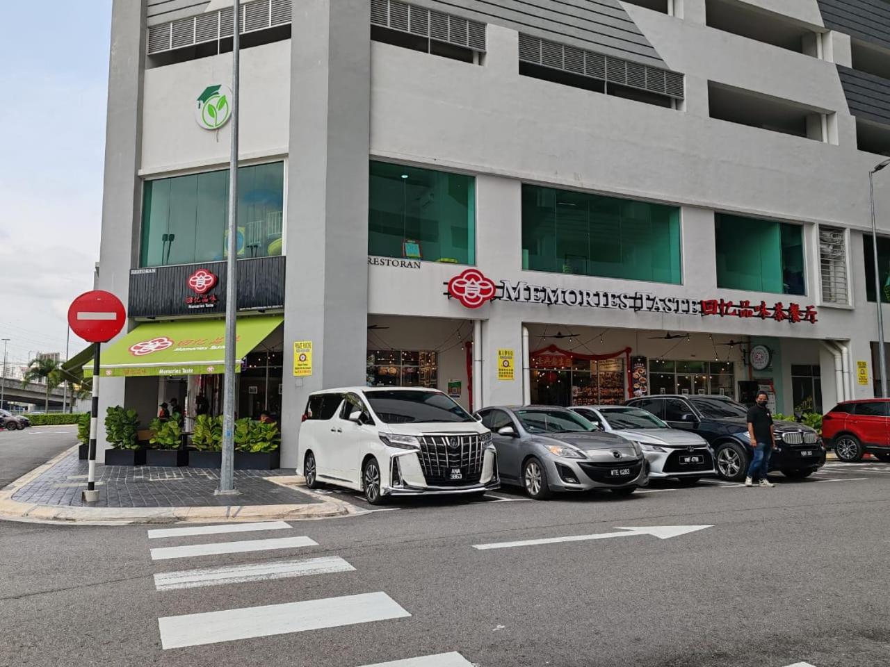 5min to KL TRX Bukit Bintang for 6paxs