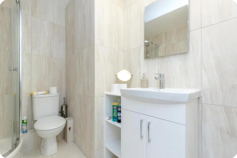 Spacious Double Room by Batteresa Park - Zone 1
