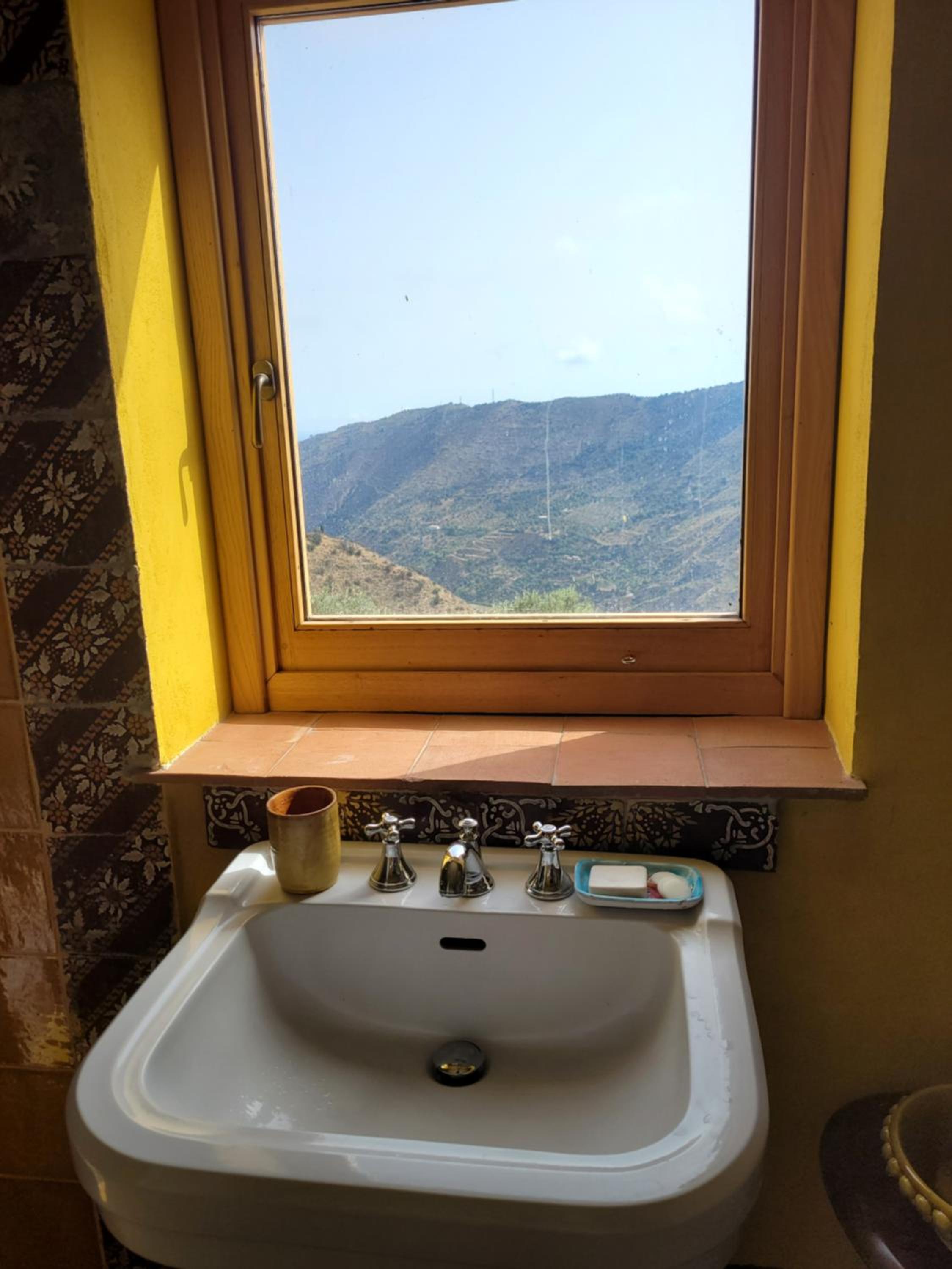 House in the Countryside with Aeolian View