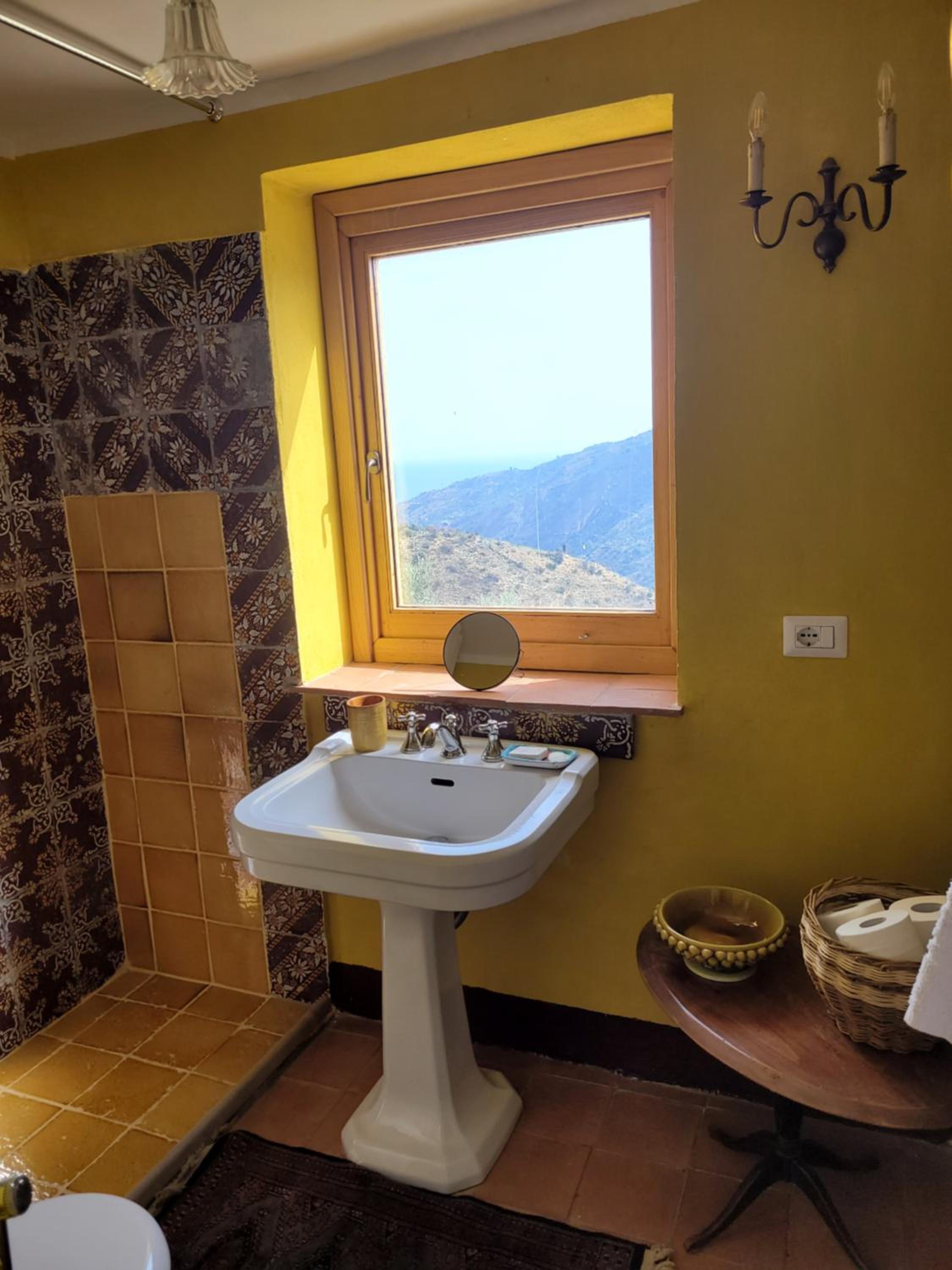 House in the Countryside with Aeolian View