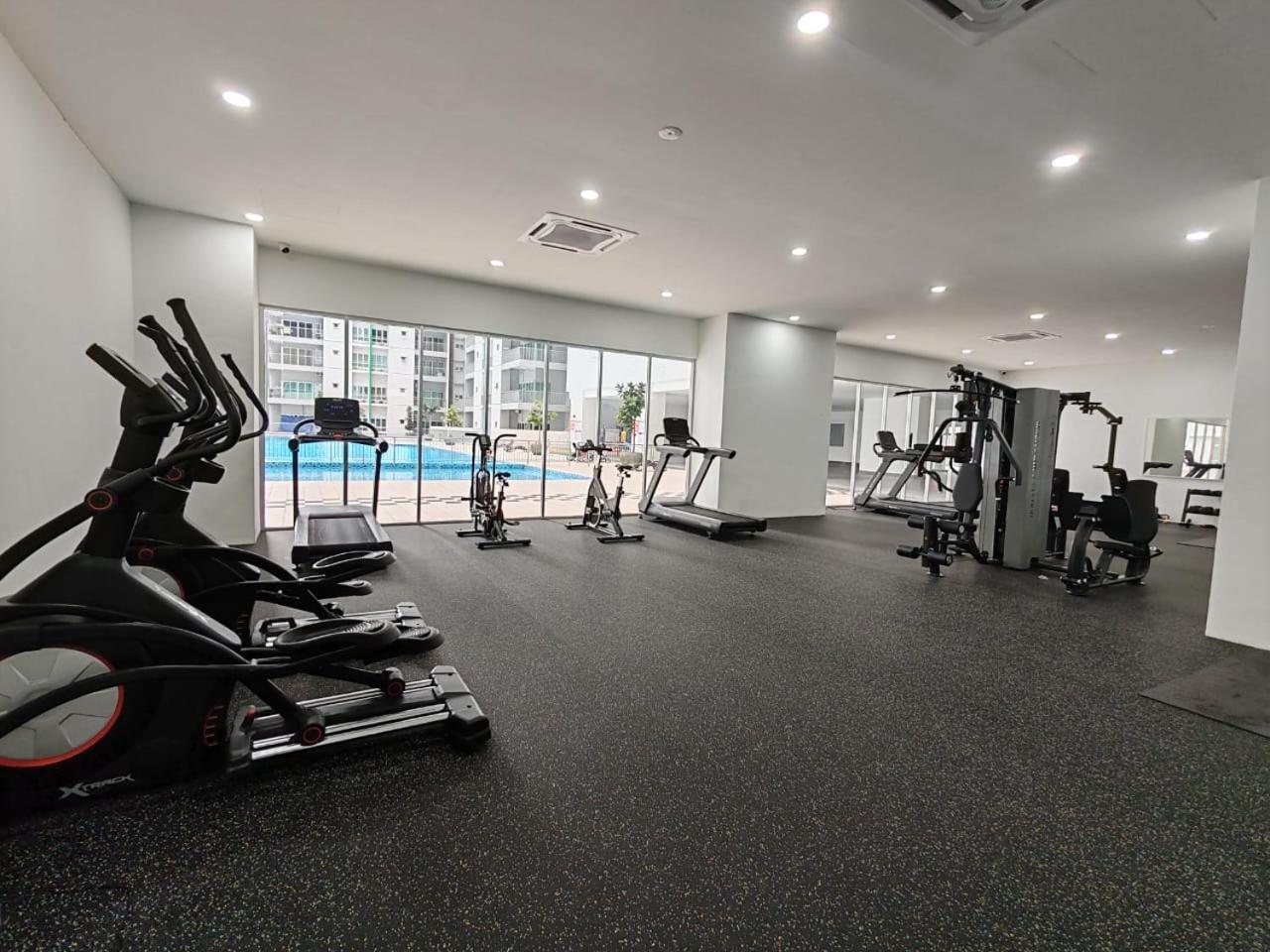 5min to KL TRX Bukit Bintang for 6paxs