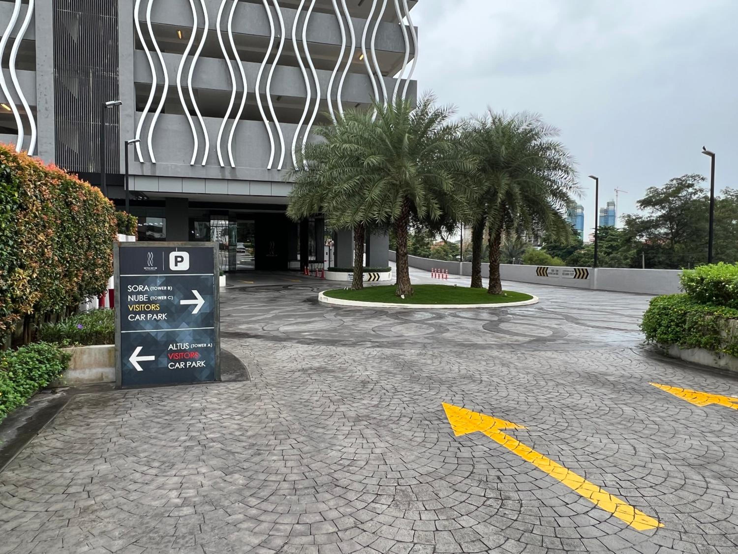 Foo homestay @setia sky88