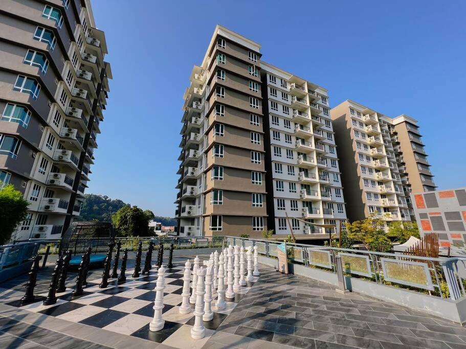 Stylish Bearbrick 3R2B Home sandakan photo 6