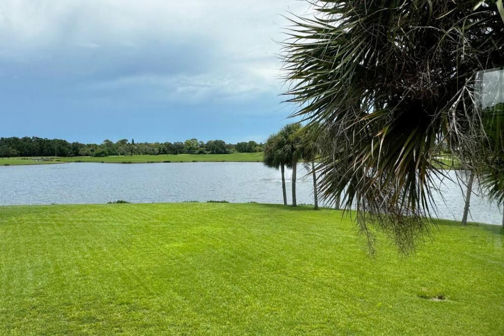 Windsor Lodge Unit #19, studio close to beaches view 3