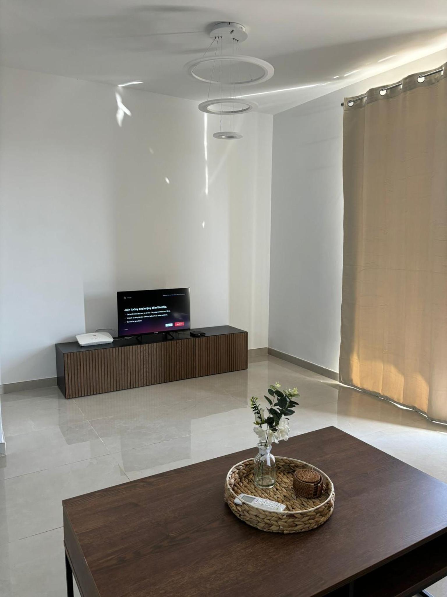 Luxe Living - Modern 3 Bedroom Xghajra Apartment view 2