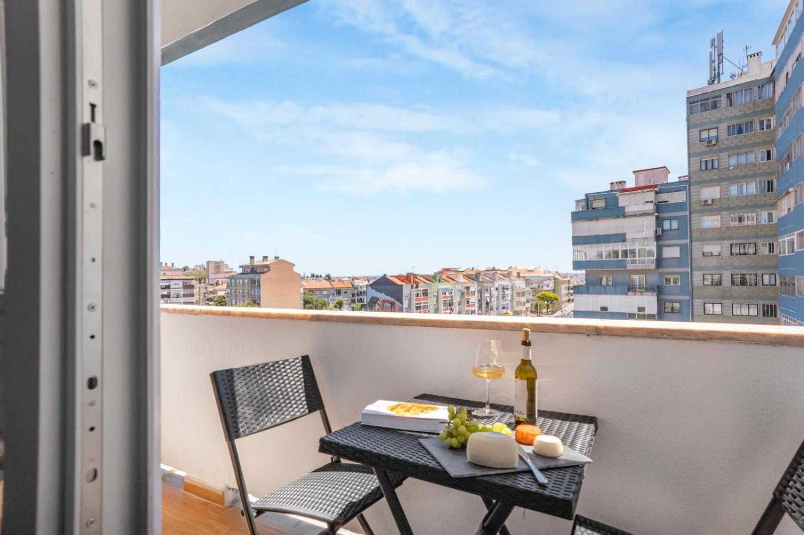 Modern Apartment by CM Properties - Image 1