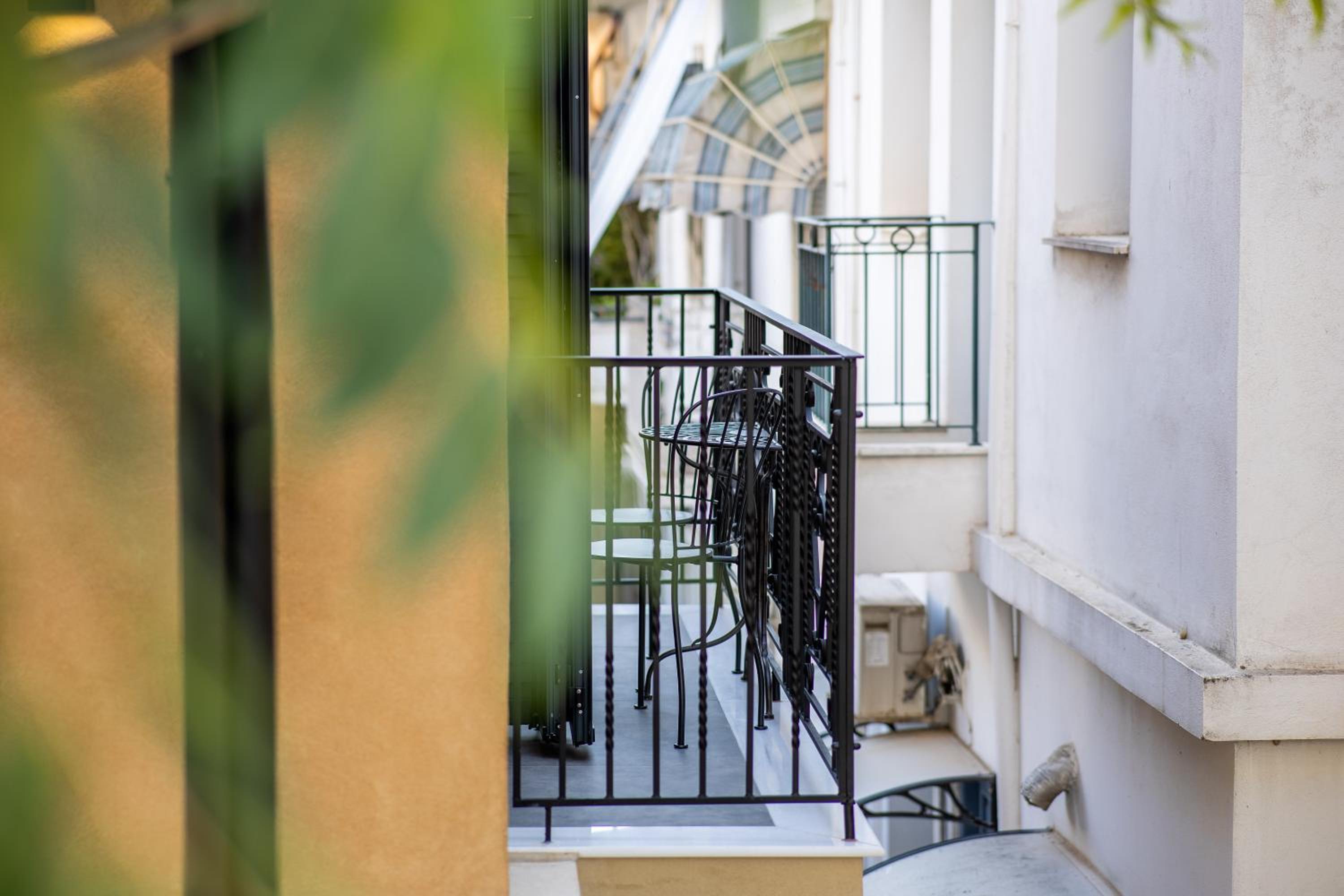 Luxury - Le petit Bati view 3