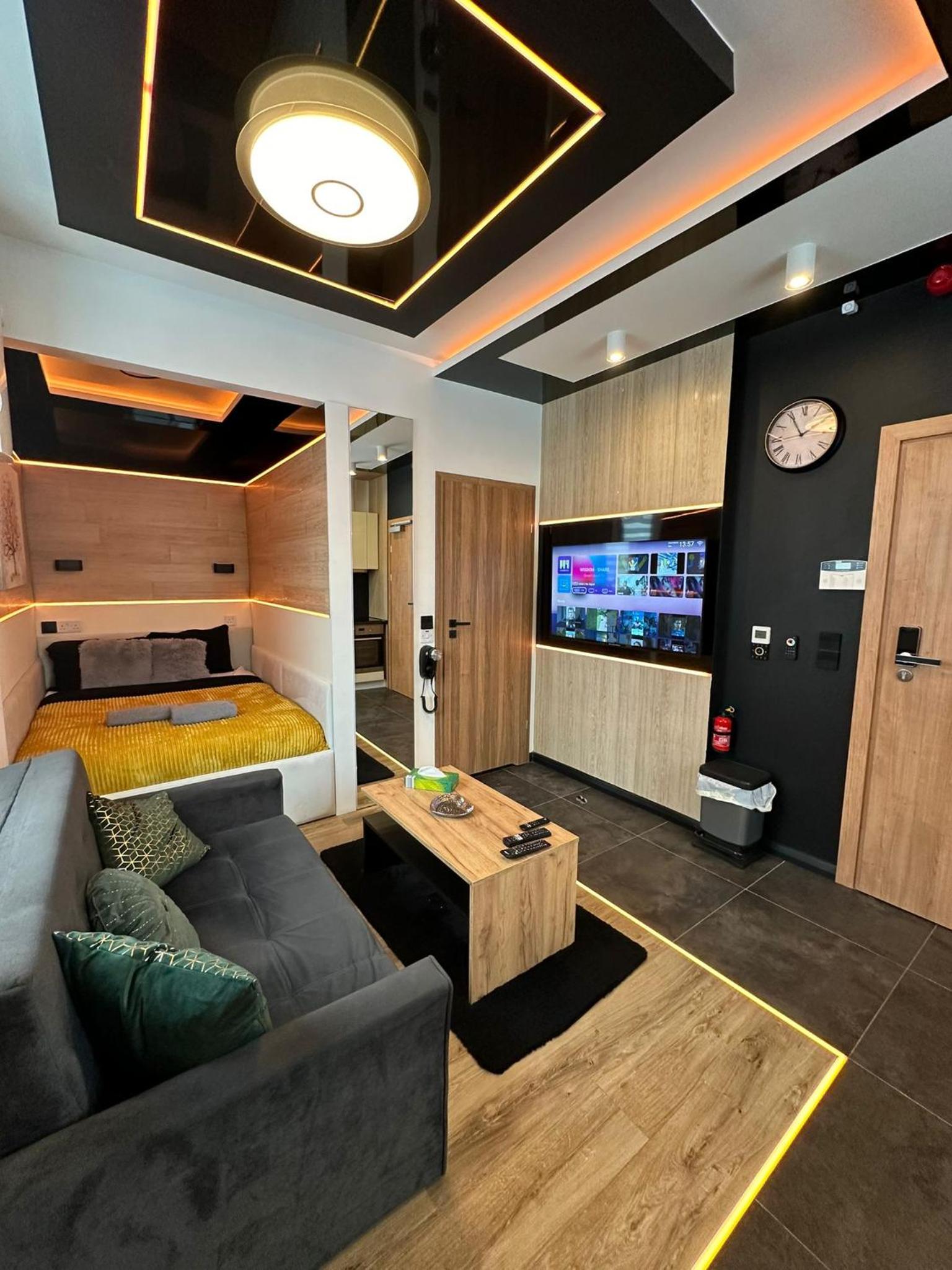Athlone Vacations - 2 TGHA Luxury Studio Apartment in Athlone - Property Image 2