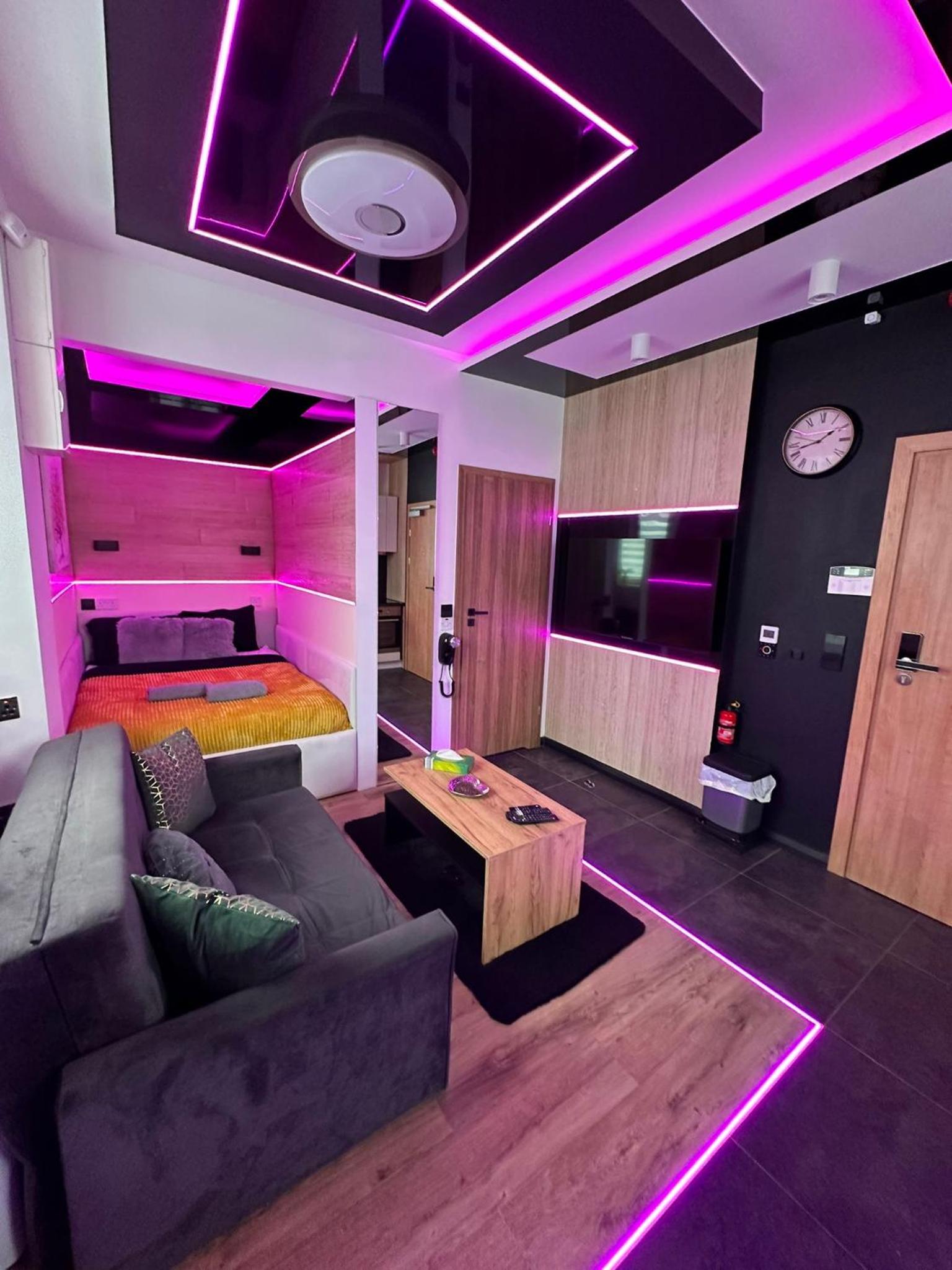 Athlone Vacations - 2 TGHA Luxury Studio Apartment in Athlone - Property Image 4