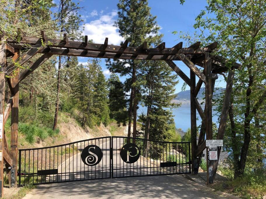 Lakefront Cottage boat lift