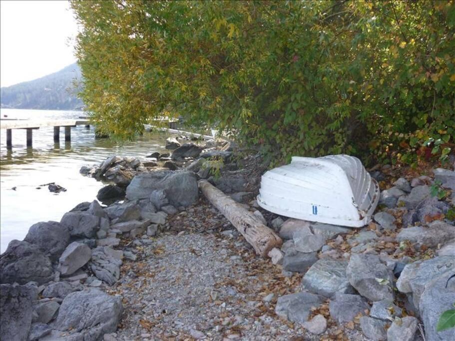 Lakefront Cottage boat lift