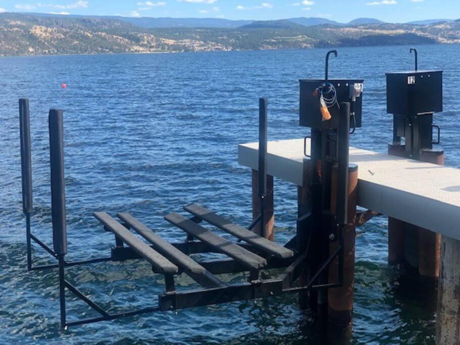 Lakefront Cottage boat lift