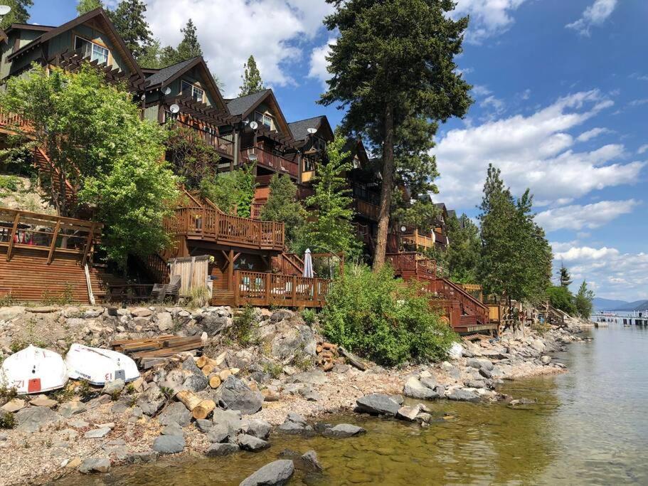 Lakefront Cottage boat lift