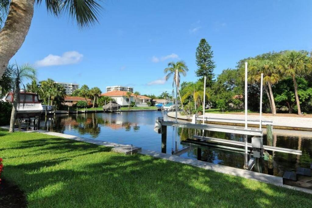 Pool Villa Happy Dolphin 10 min walk to Siesta Beach view 2