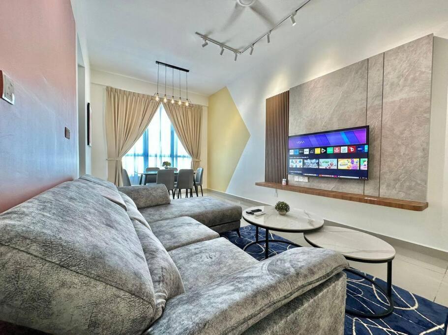 Amber Cove Residence by MJ photo 1