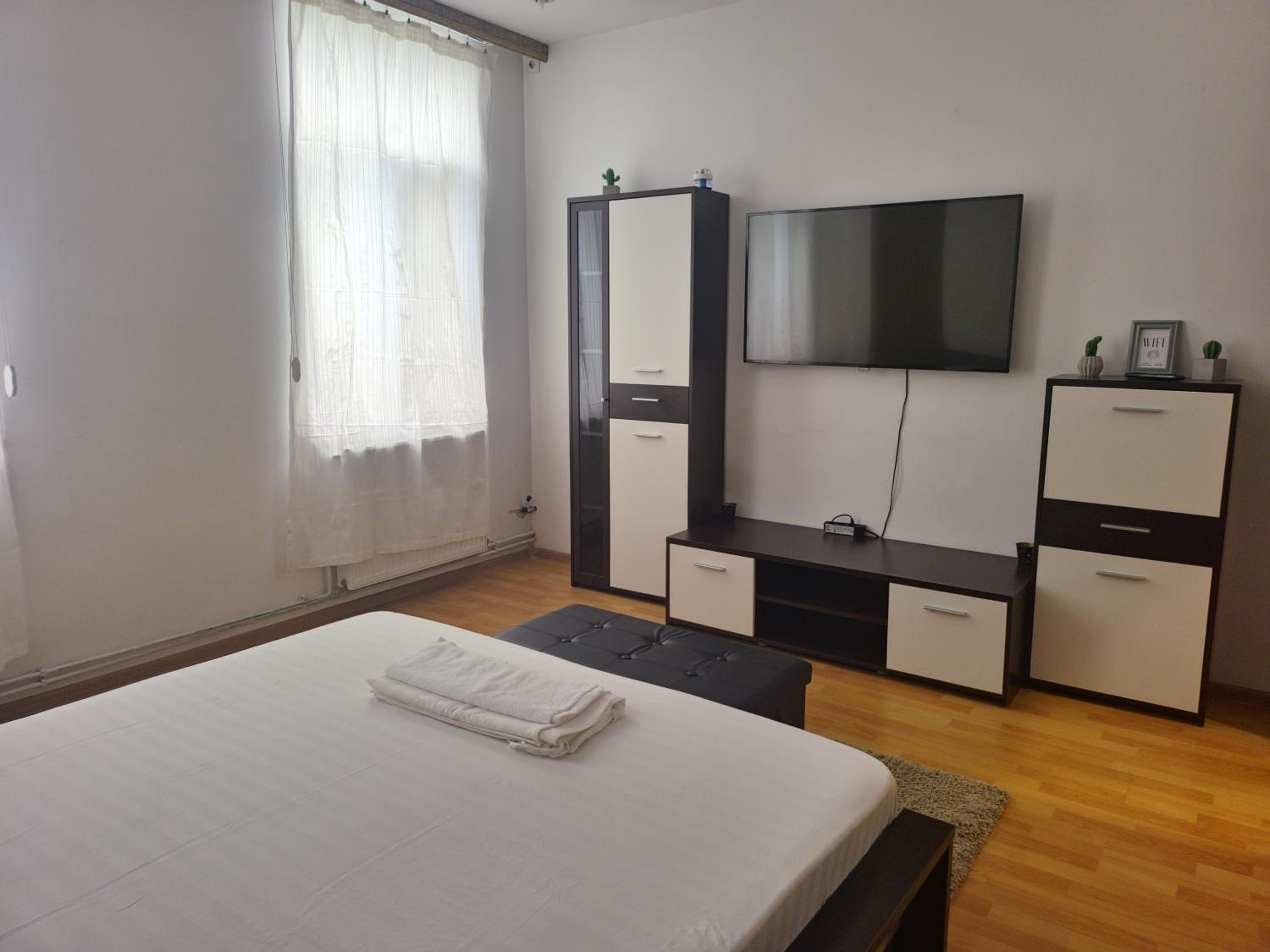 ApartHotel Yanis