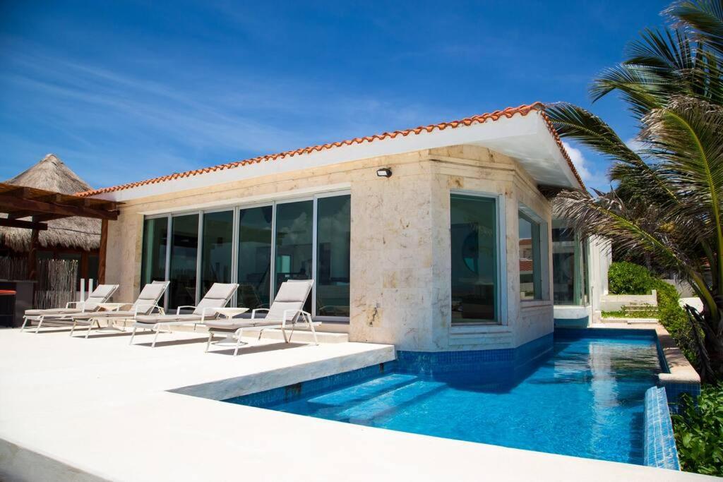 Casa Marmol Beach Front view 5