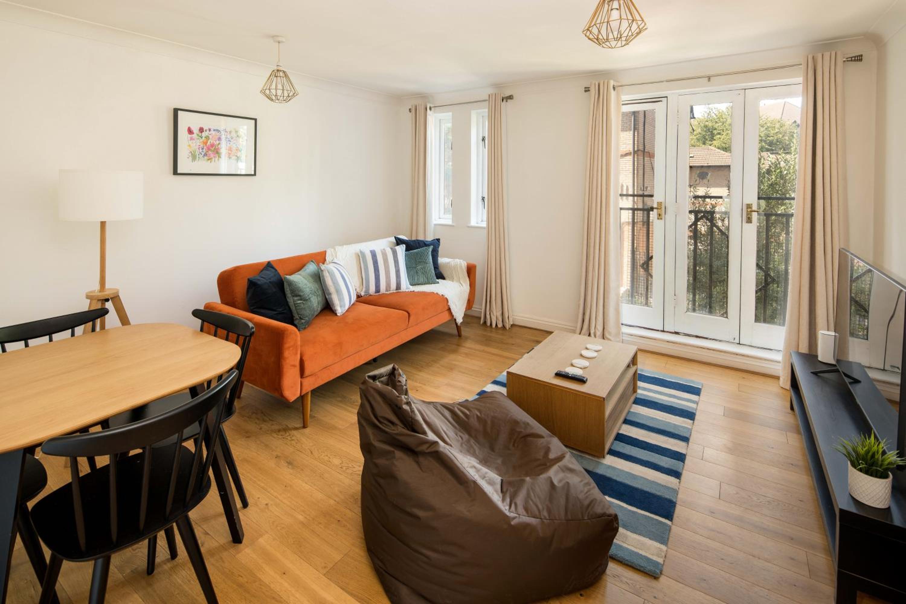 Charming 2BD Flat Near Tower Bridge, Bermondsey